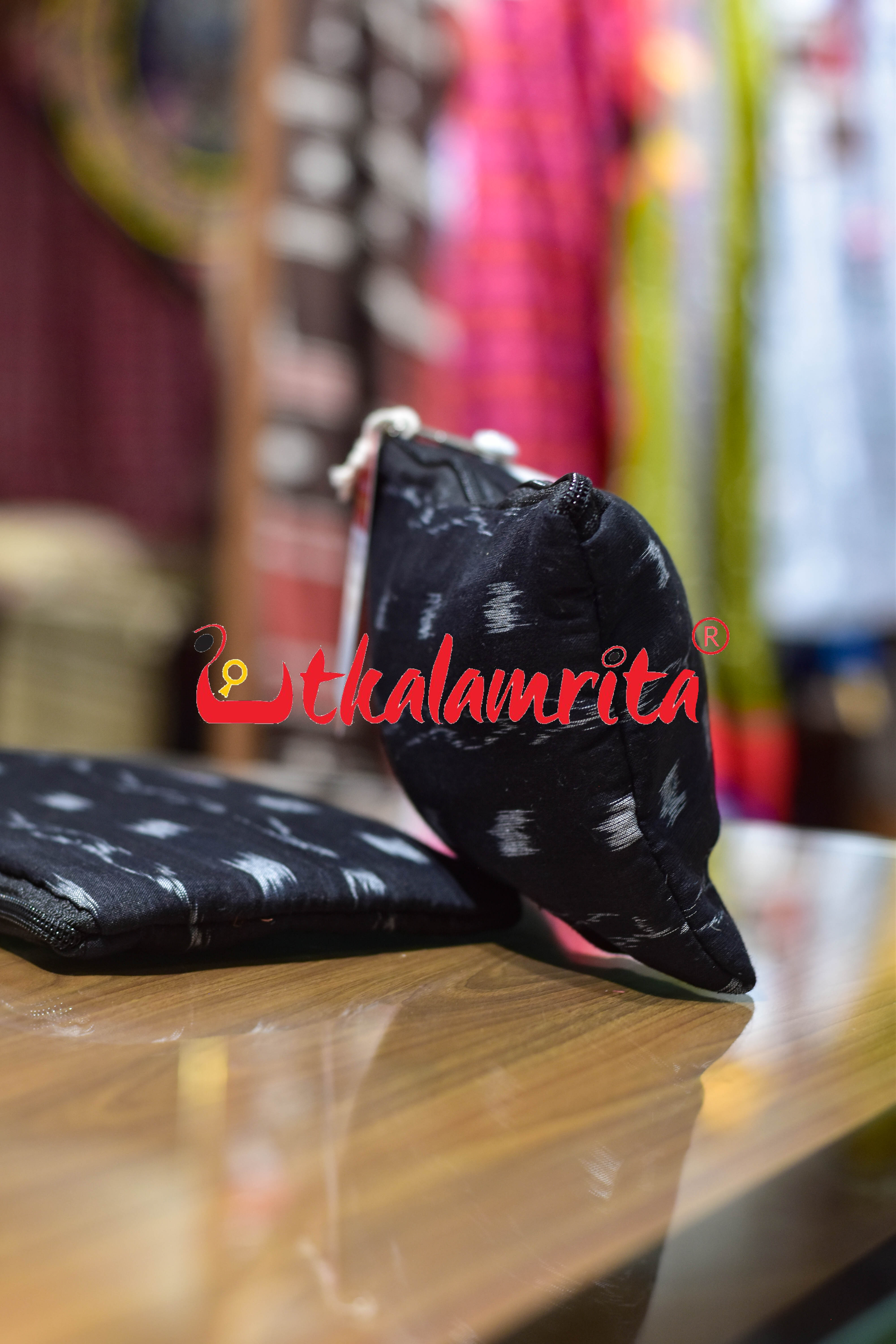 Black Tipa Lata Small Purse