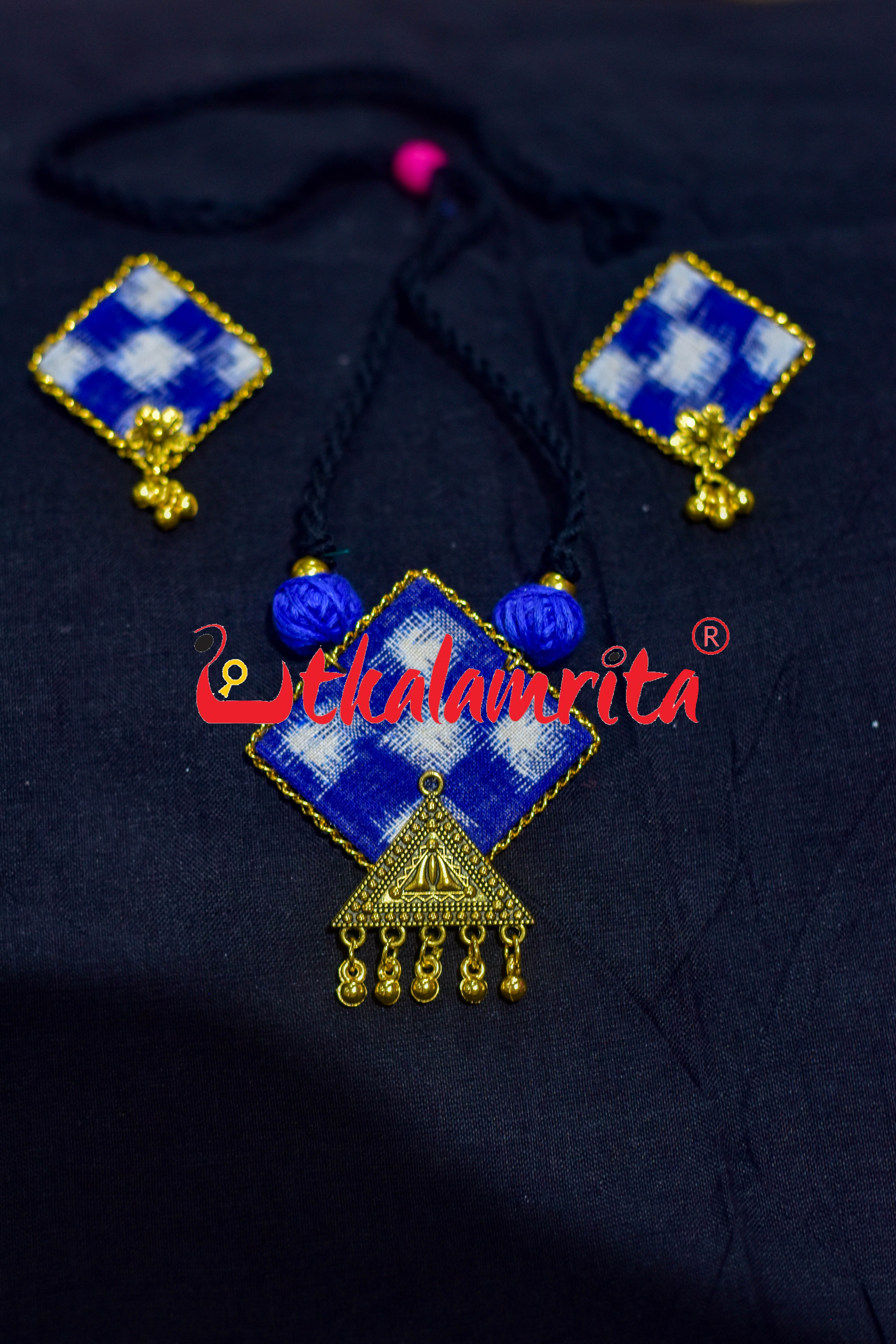 Blue Pasapali Golden Small Necklace Set