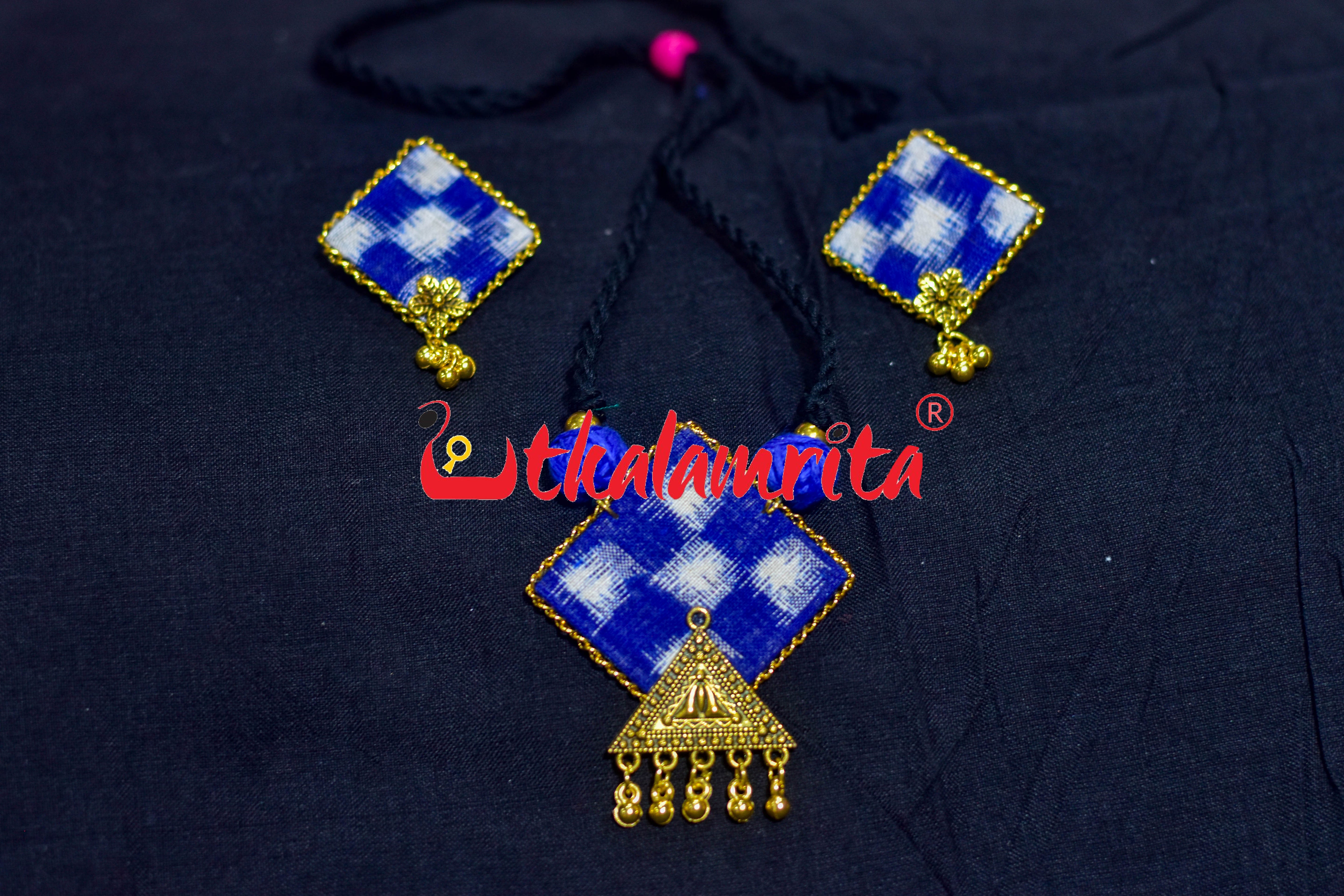 Blue Pasapali Golden Small Necklace Set