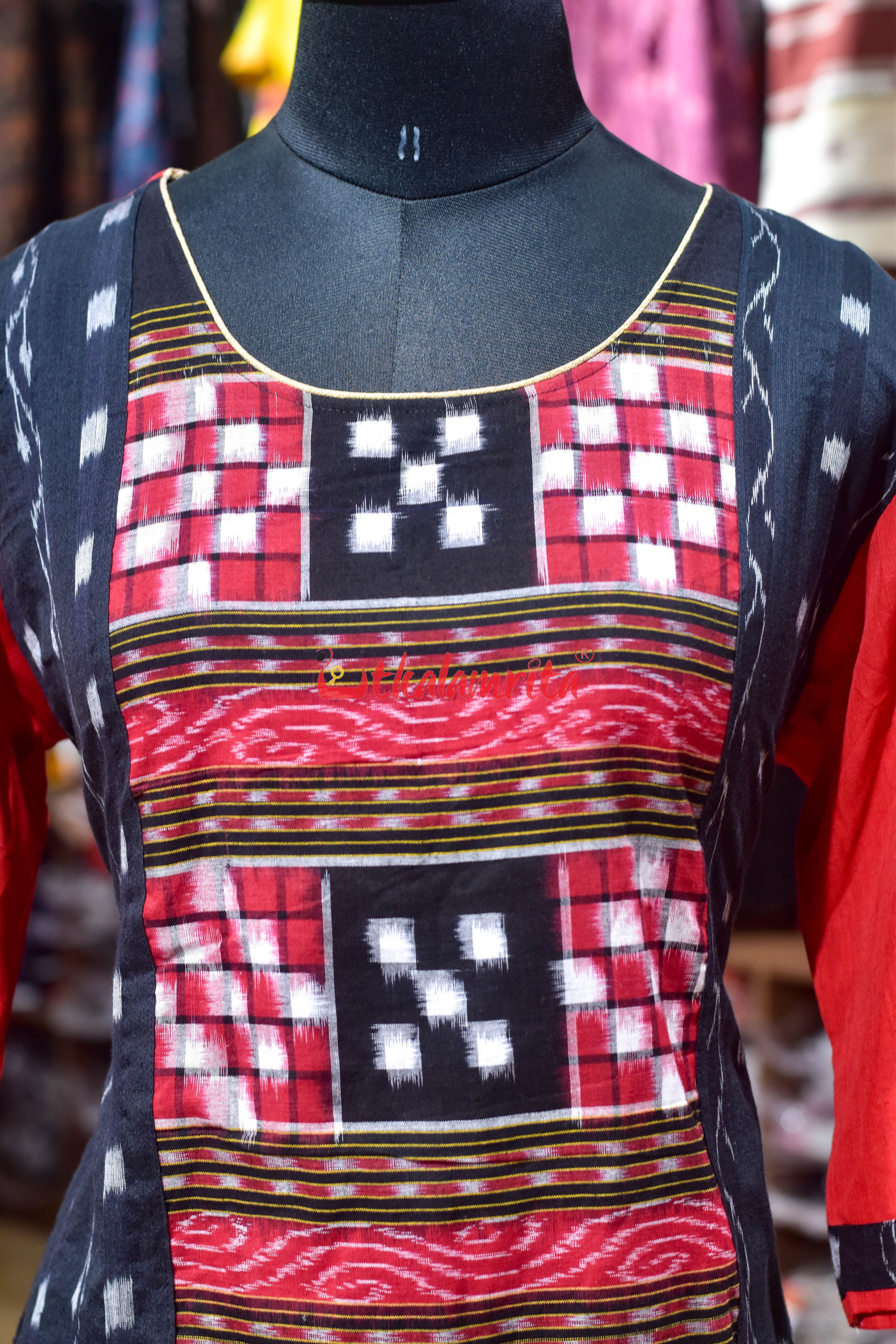 Pasapali Black Beauty Ikat (Ladies Kurti)