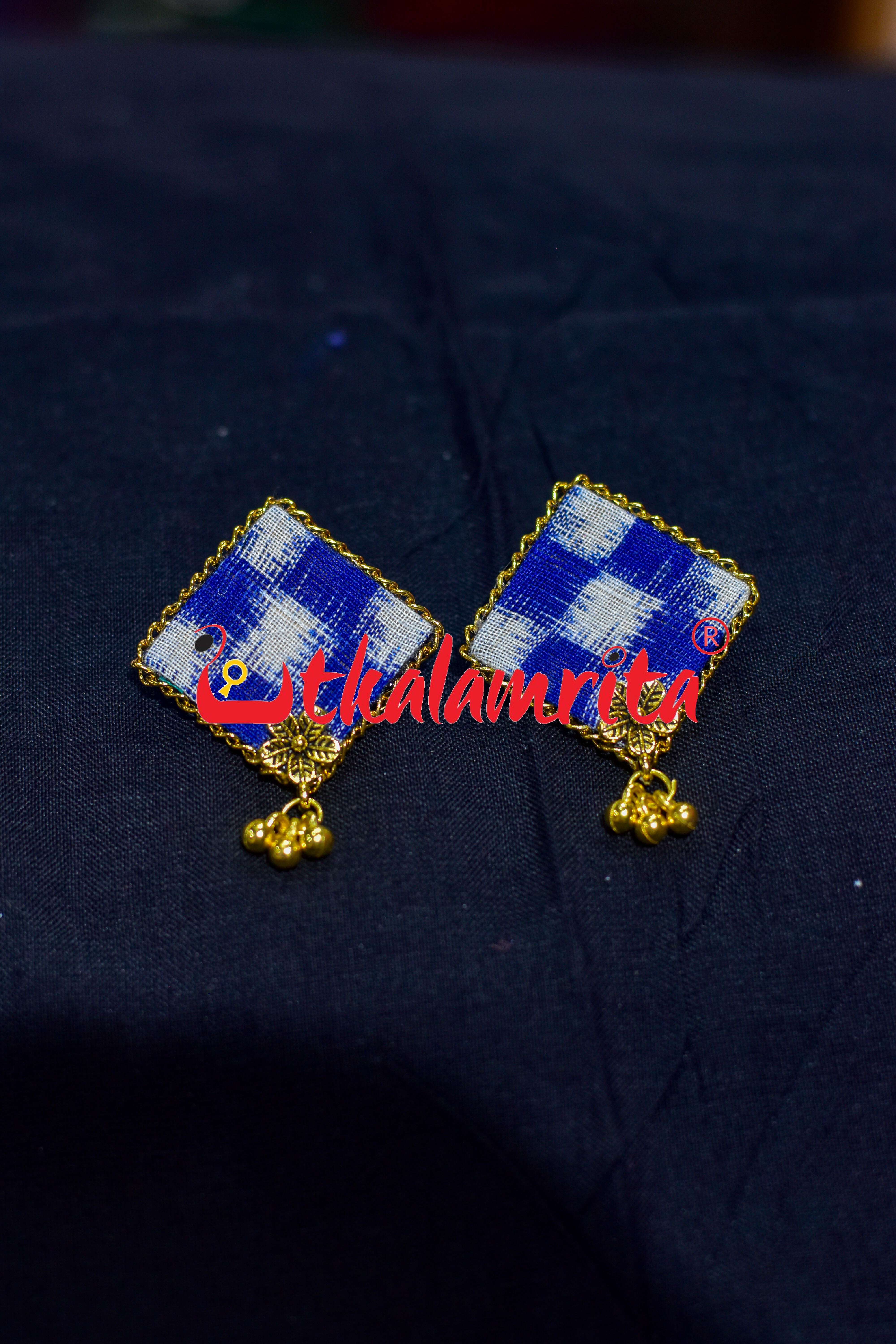 Blue Pasapali Golden Small Necklace Set