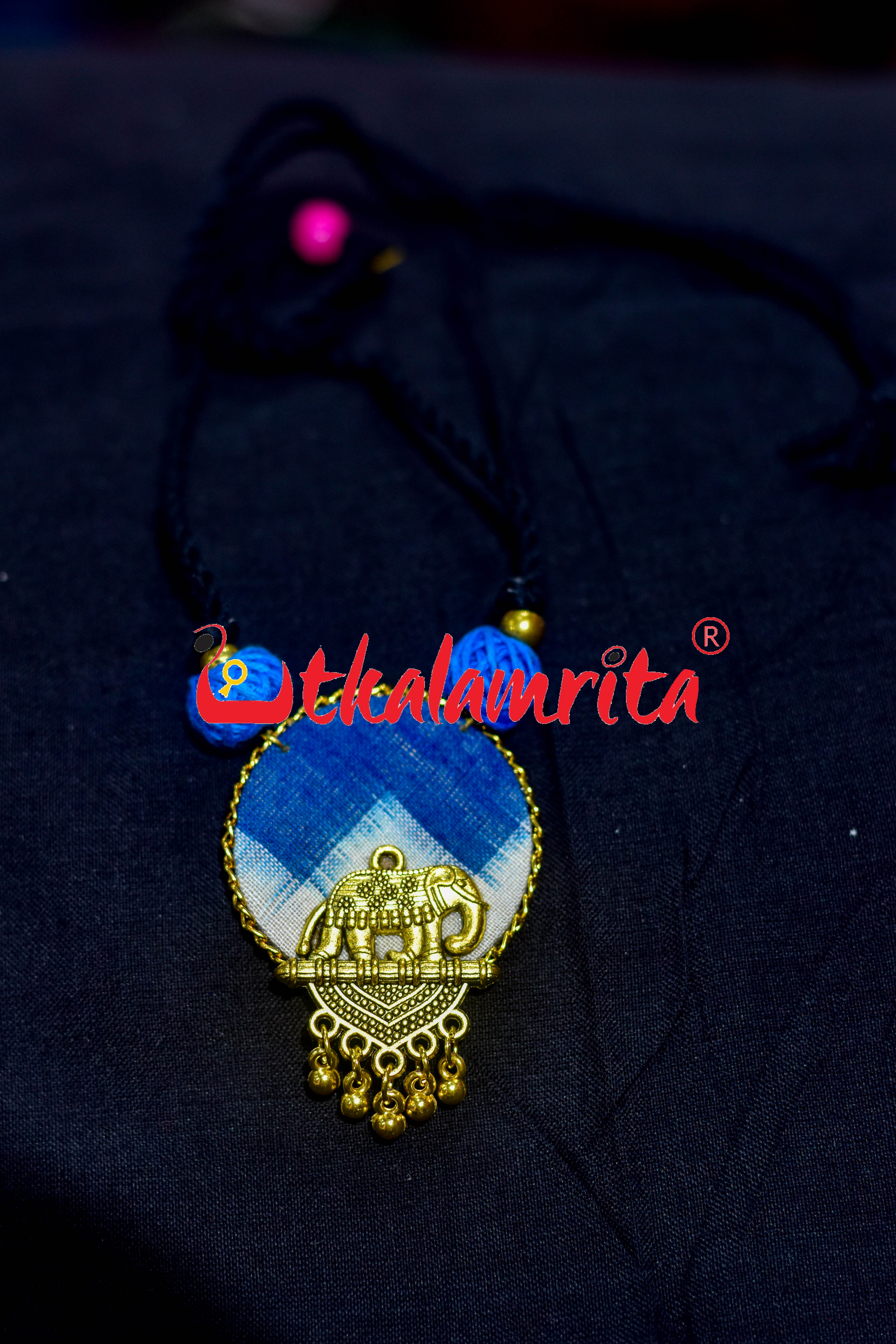 Blue Pasapali Golden Elephant Small Necklace Set