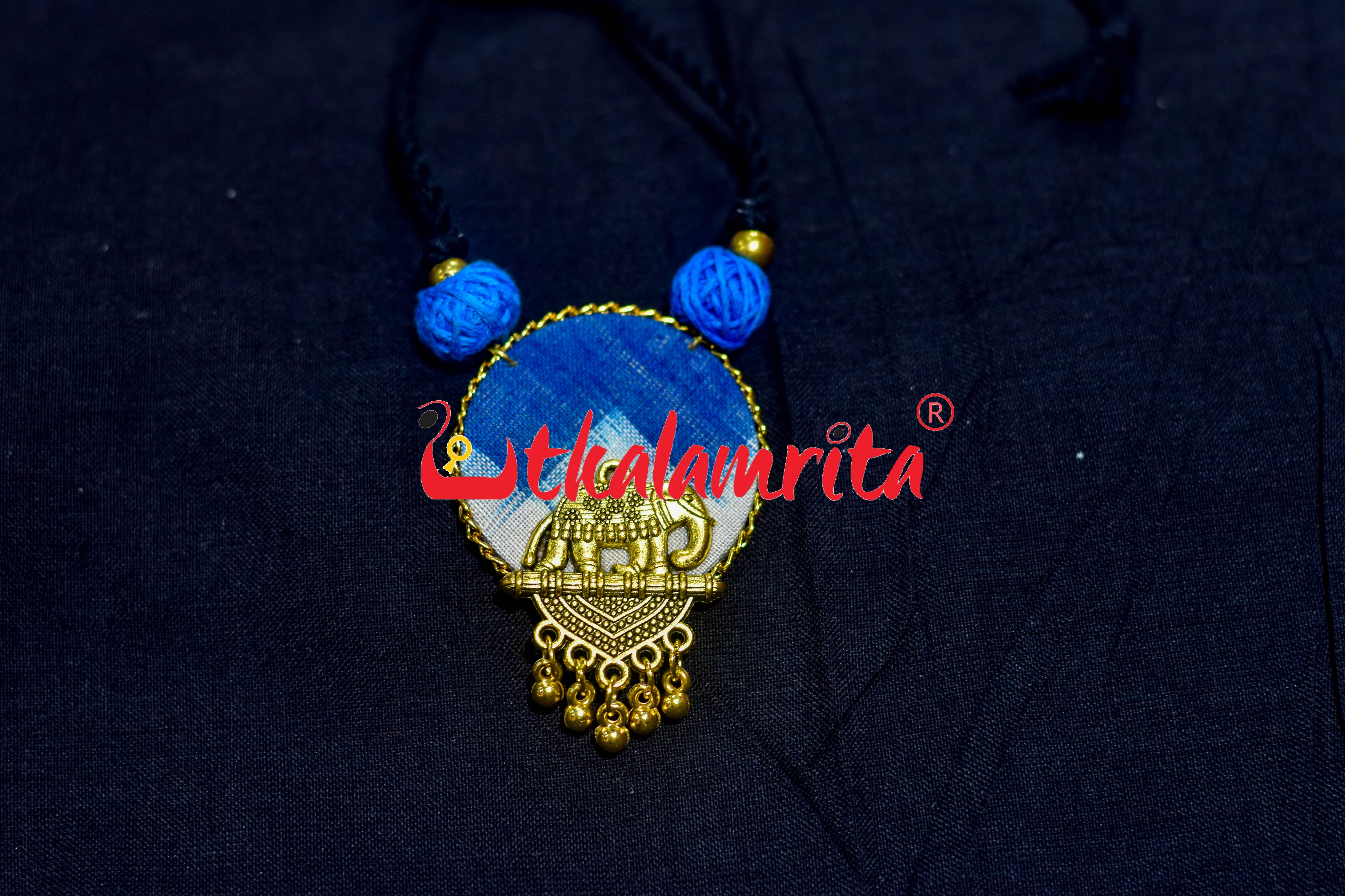 Blue Pasapali Golden Elephant Small Necklace Set