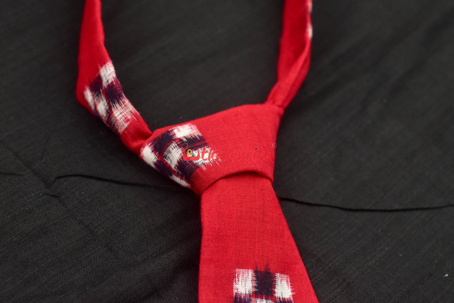 Handloom Tie (Red Sakta)