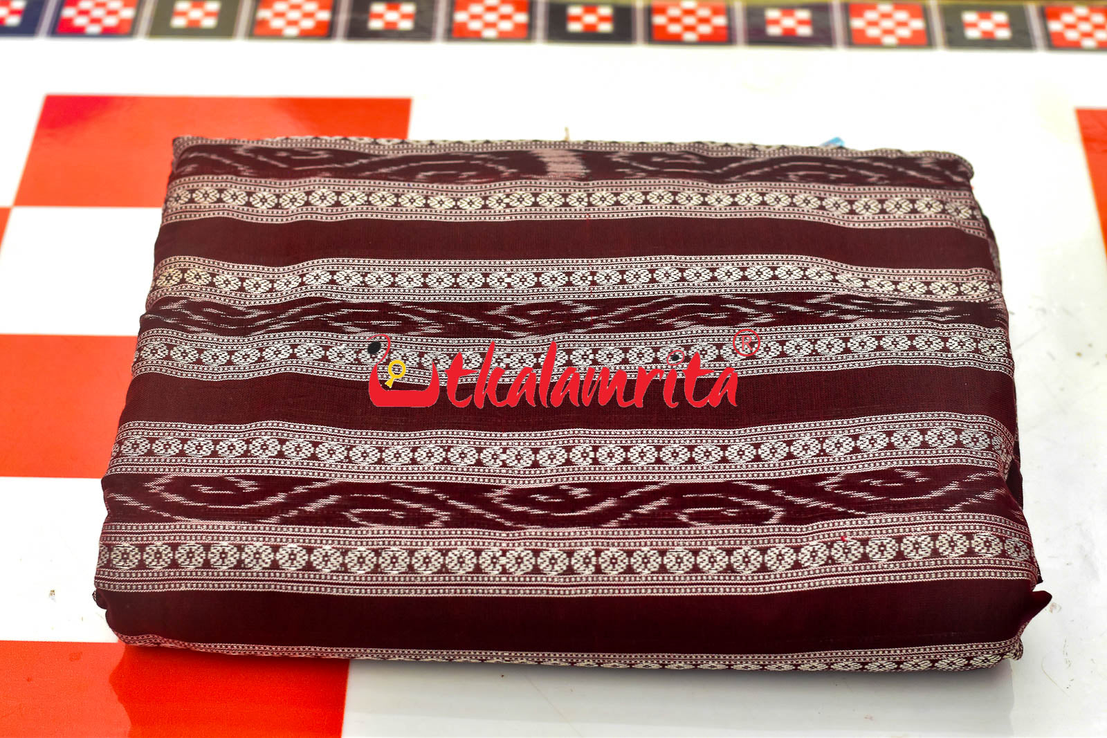 Maroon Bandha with Rudraksha (Fabric)