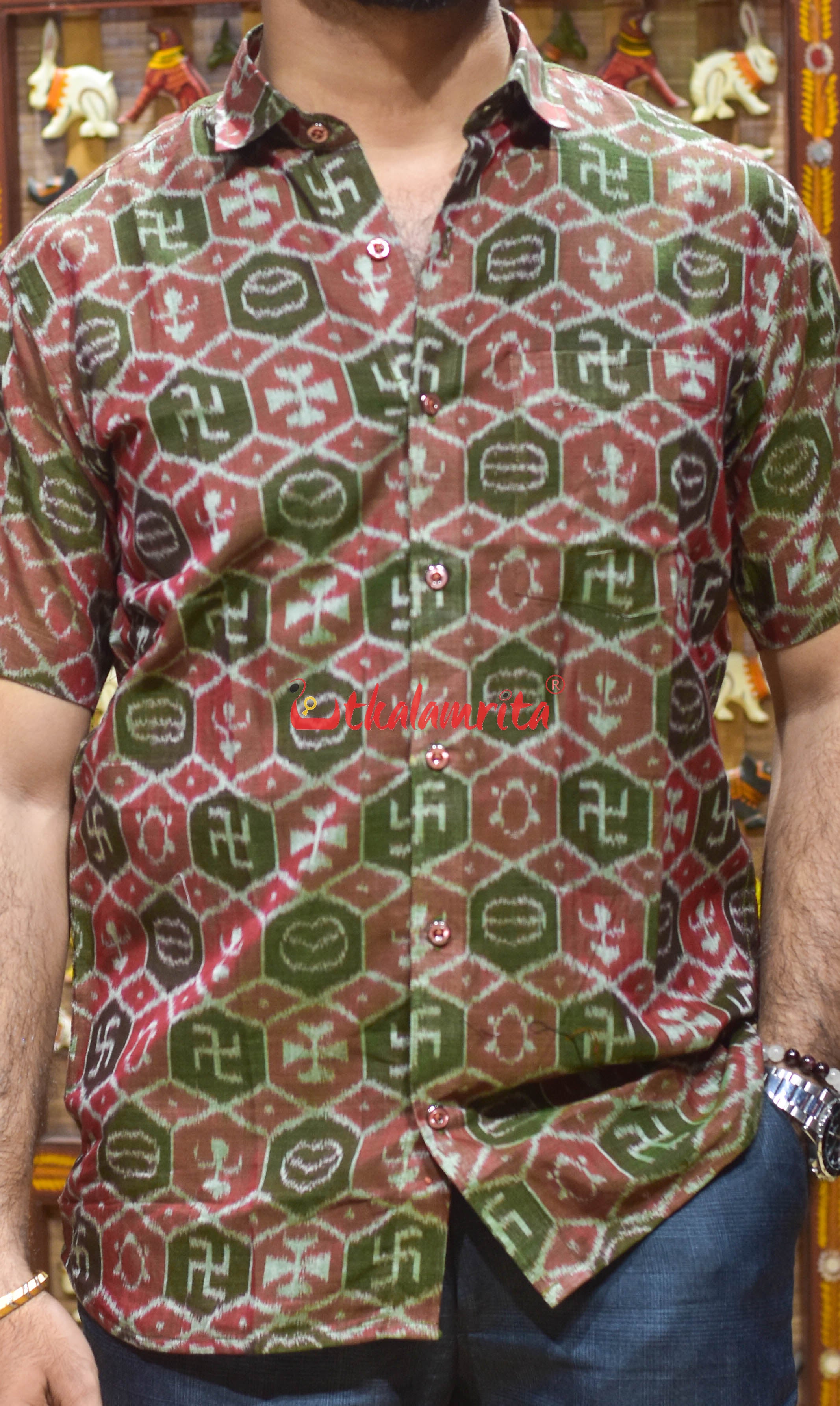 Green Red Swastik (Men's Half Shirt)