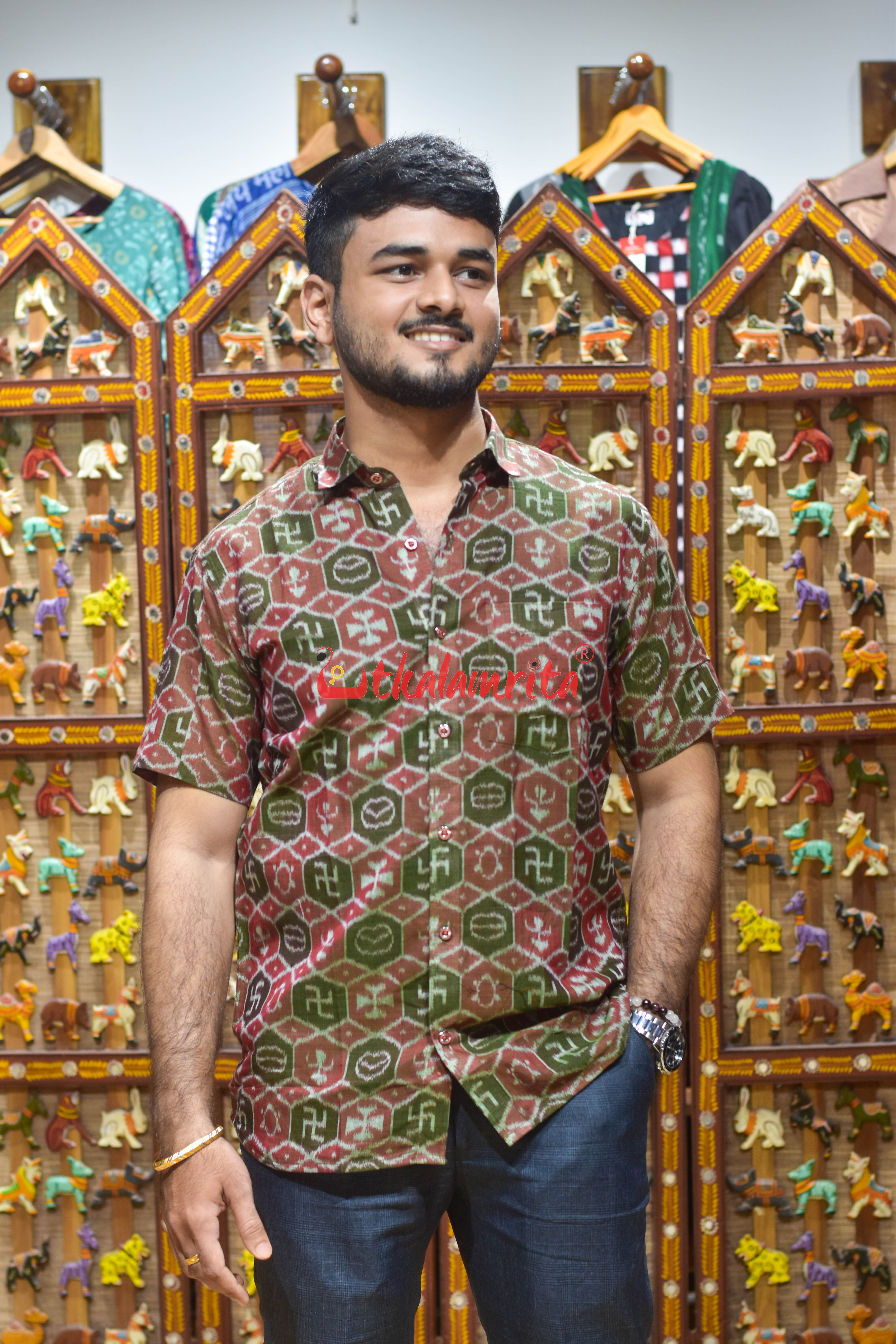 Green Red Swastik (Men's Half Shirt)