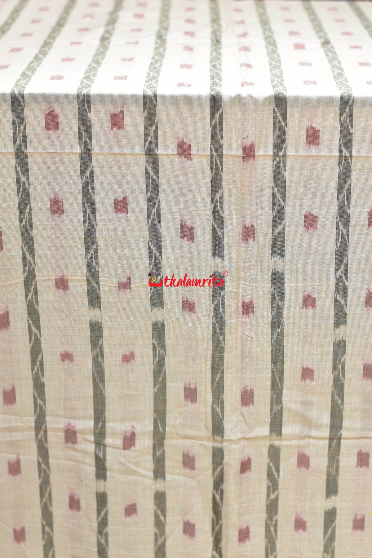 matha red dots & lata (fabric)