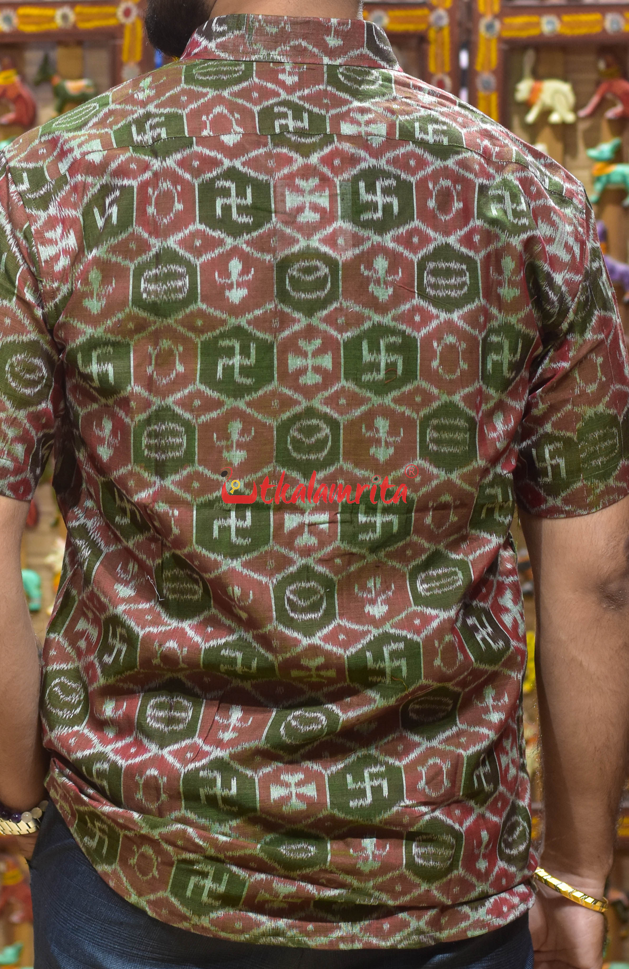 Green Red Swastik (Men's Half Shirt)