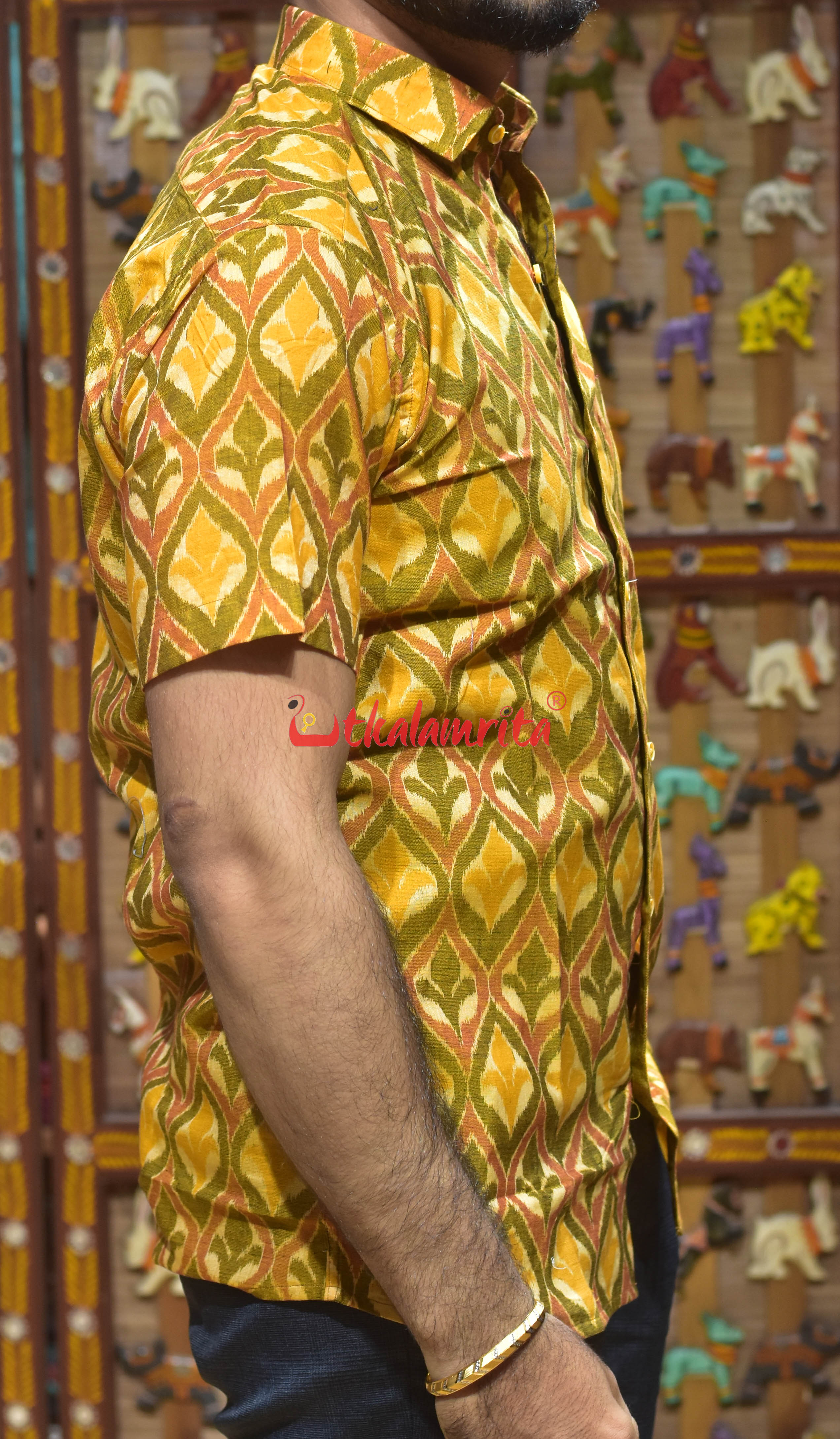 Mustard Yellow Flower Design (Men's Half Shirt)