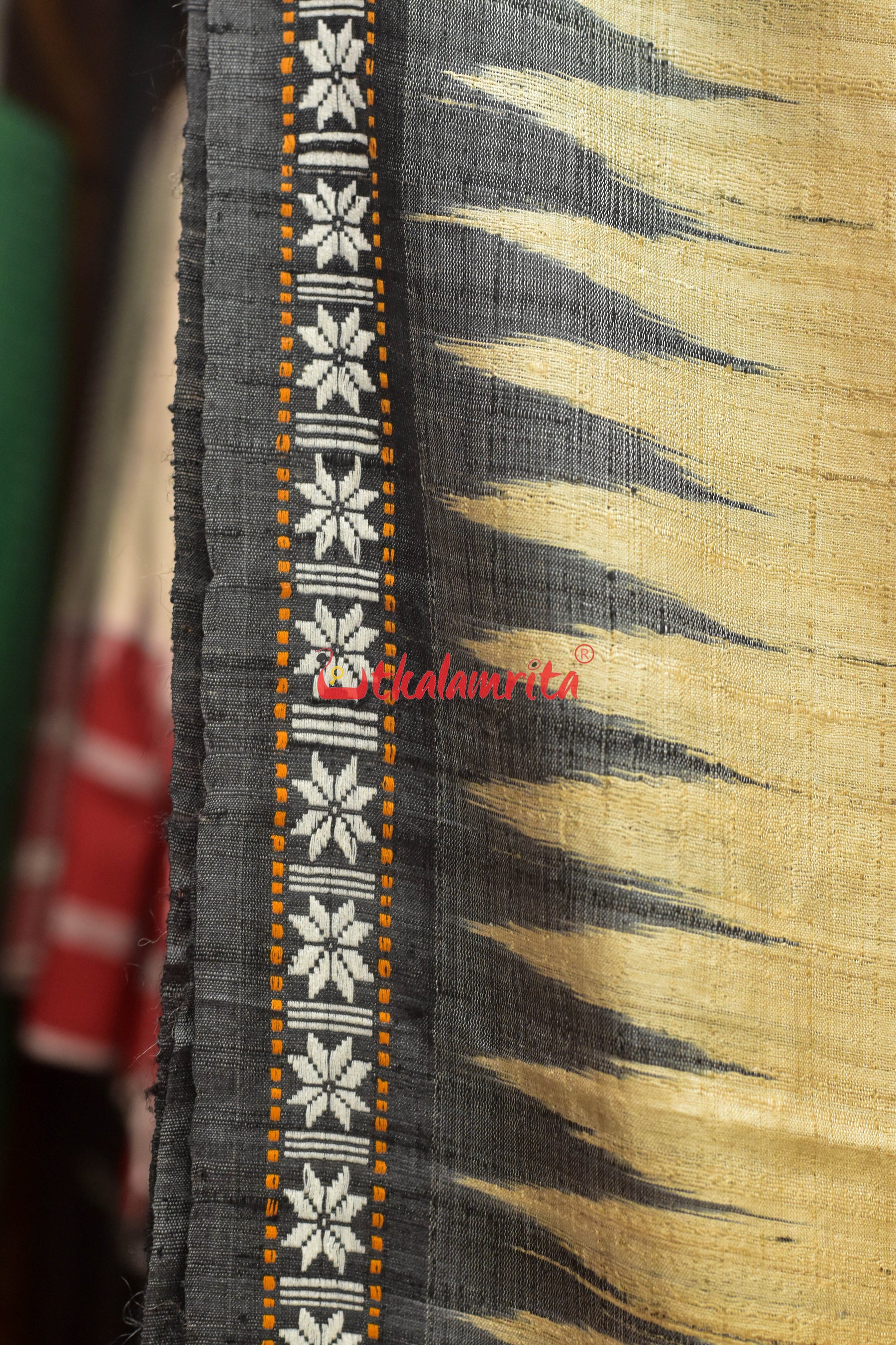 Natural Black Flower Border Jaala Anchal Tussar Saree