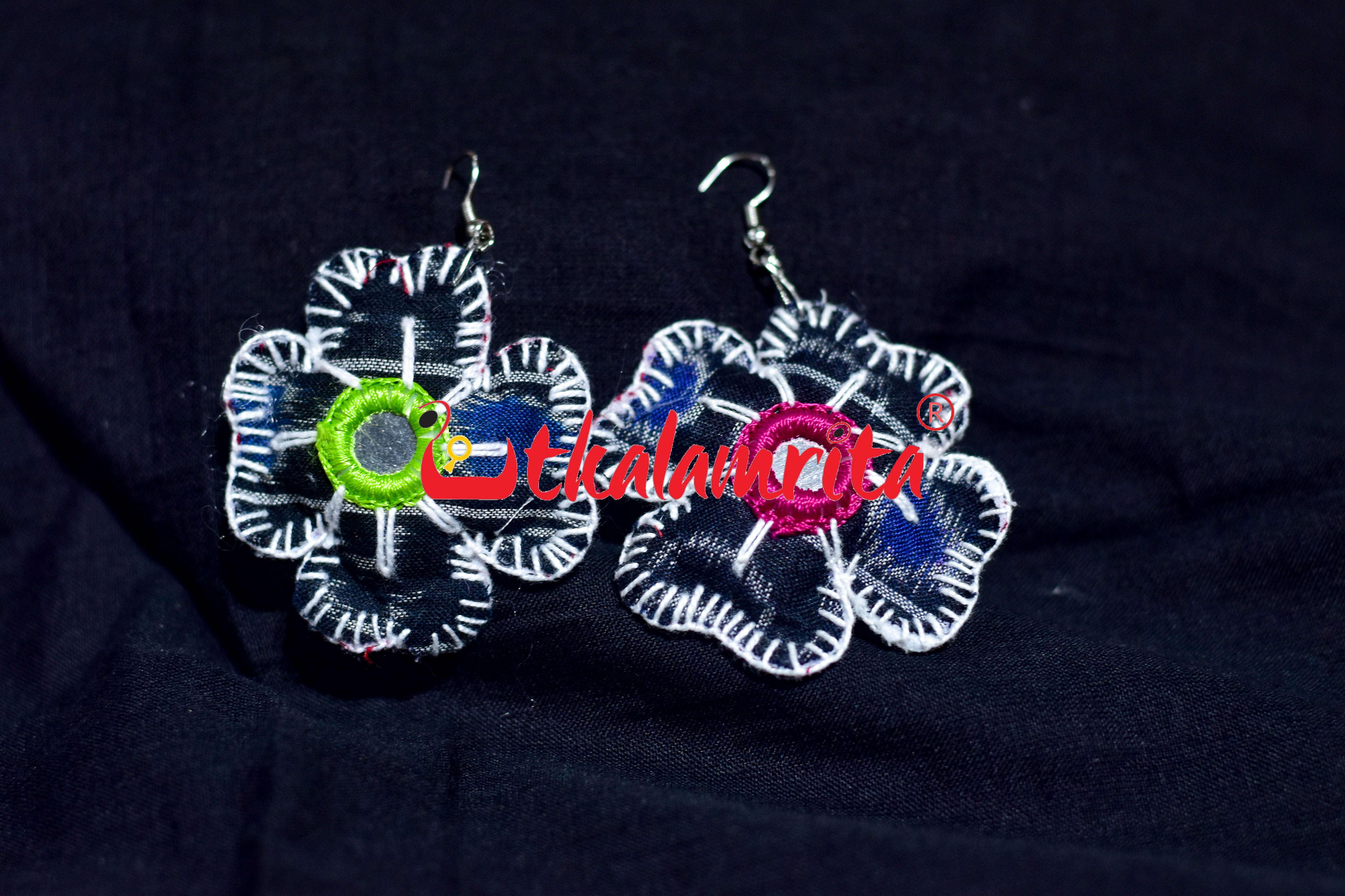 Black White Double Sided Flower (Handloom Earring)