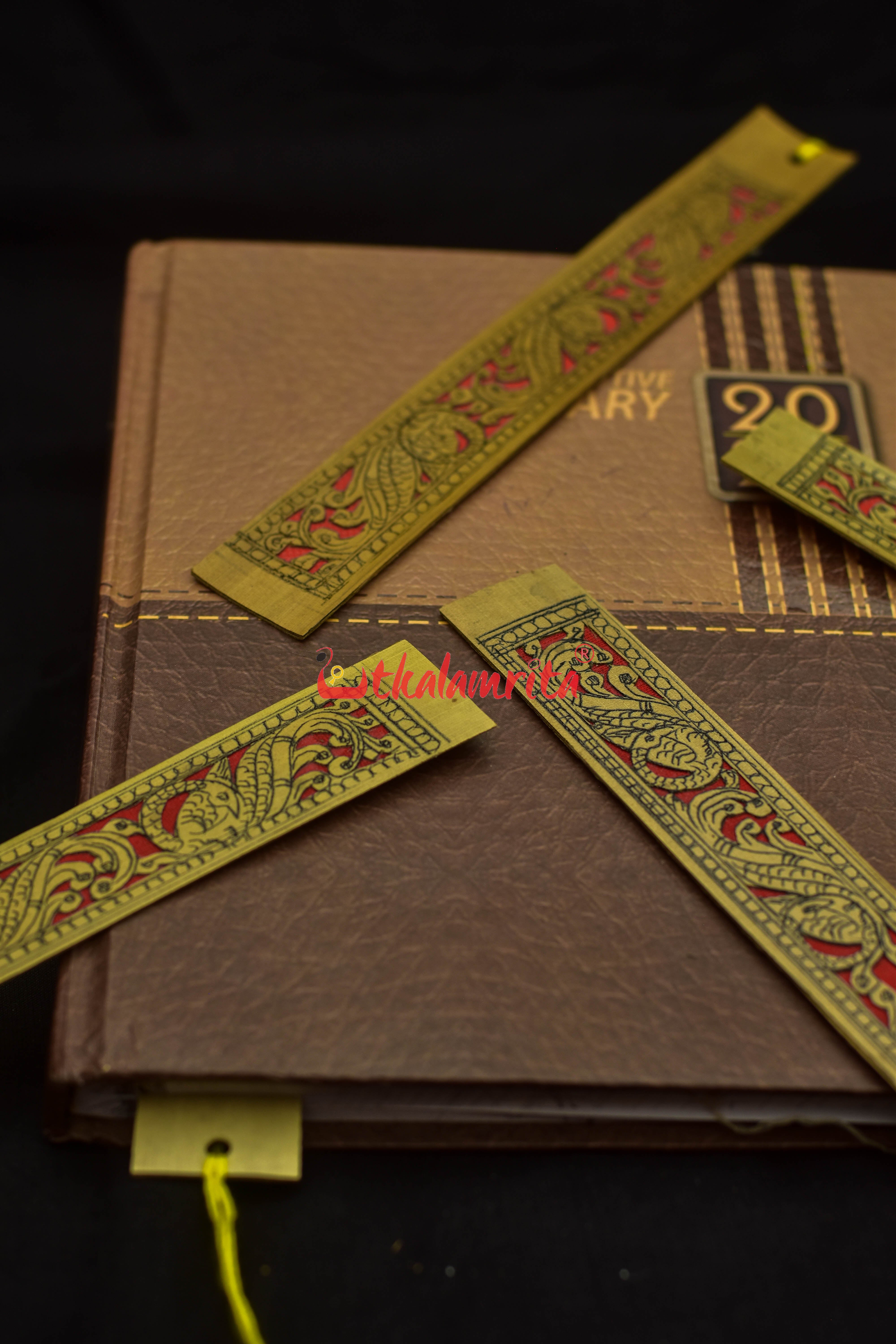 Red Flower Design (Talapatra Bookmark)