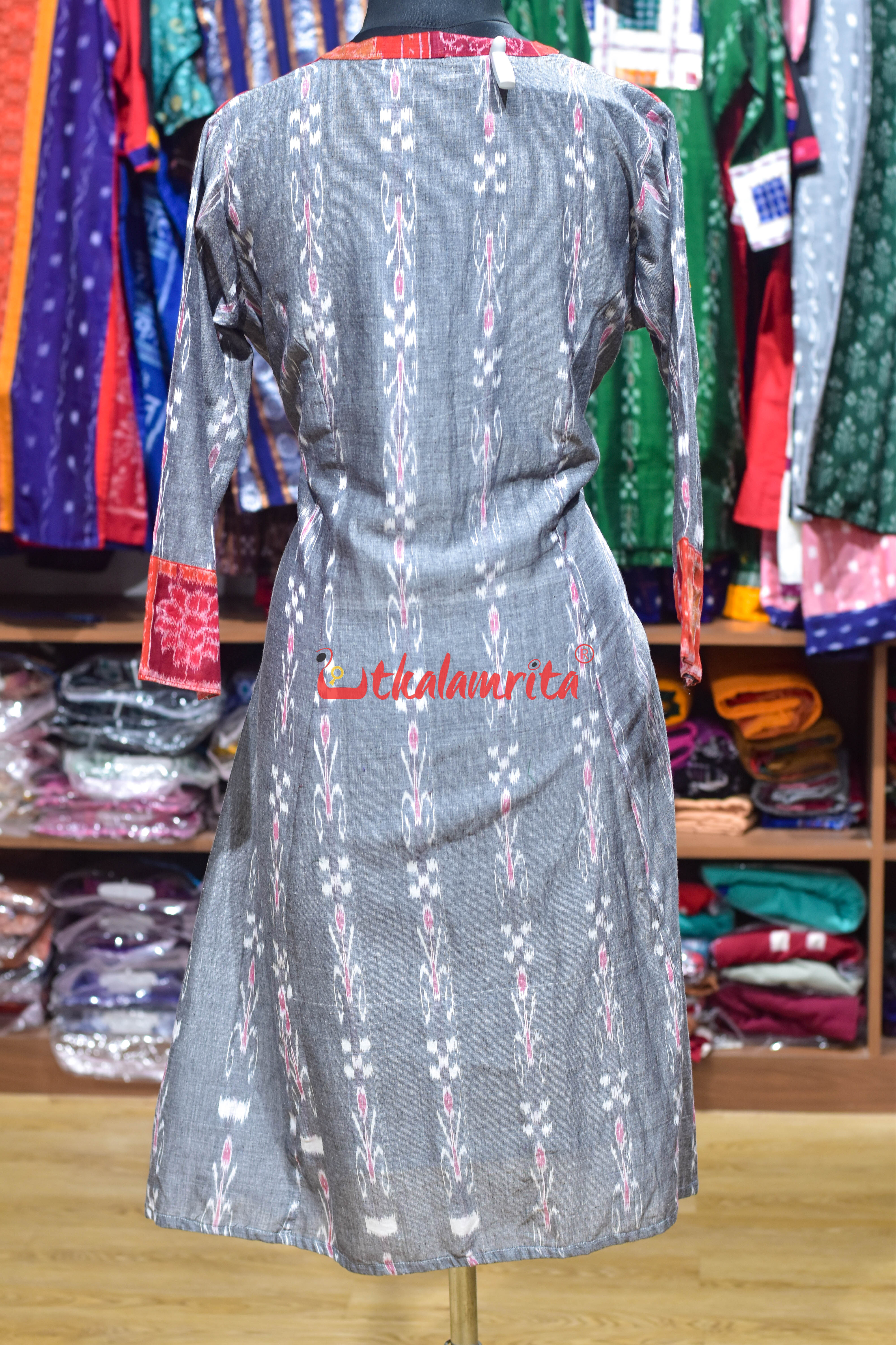 Grey Pasapali Kadha With Nabakothi Middle Design (Ladies Long Kurta)