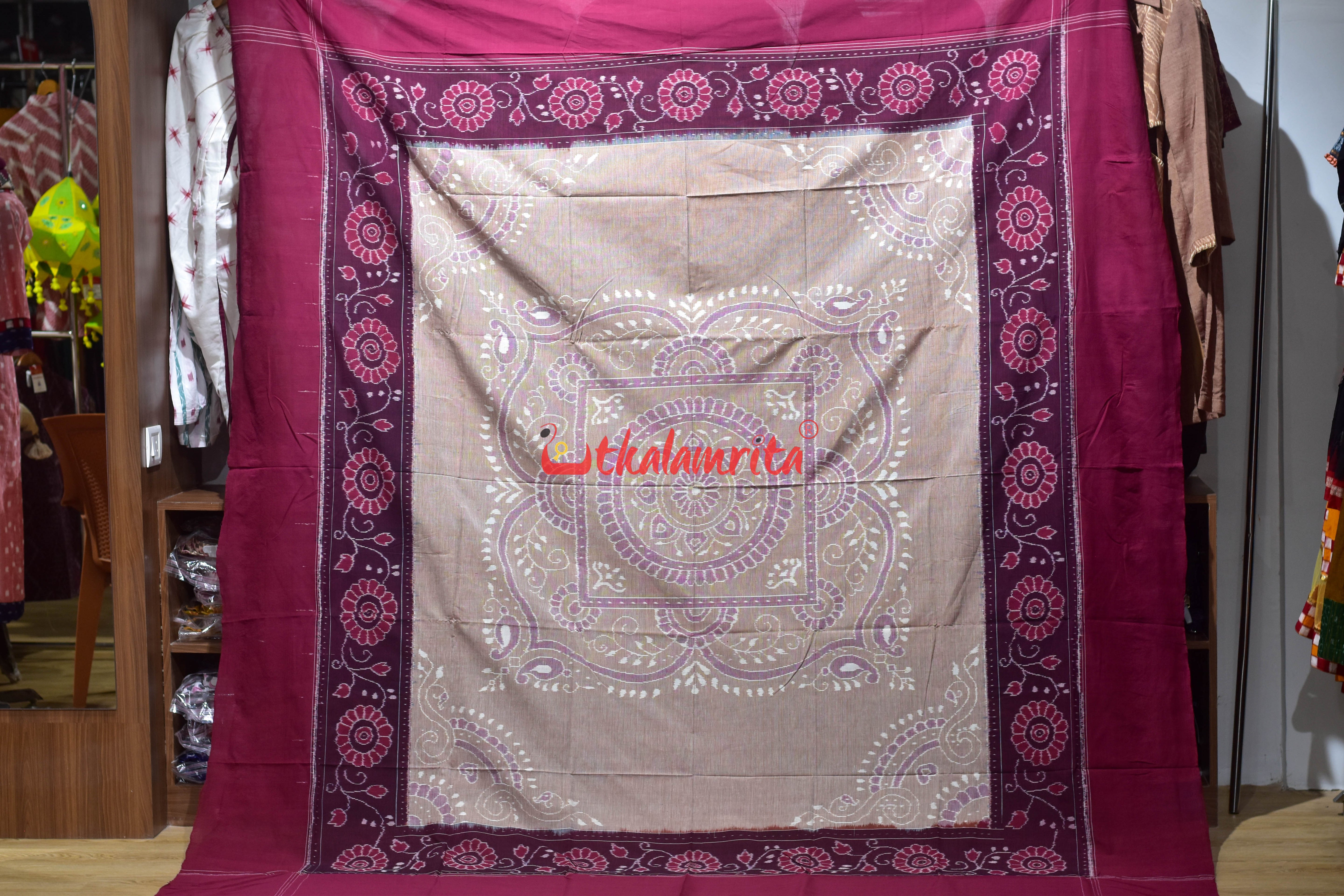 Maroon Cream Flower Bandha Bedsheet