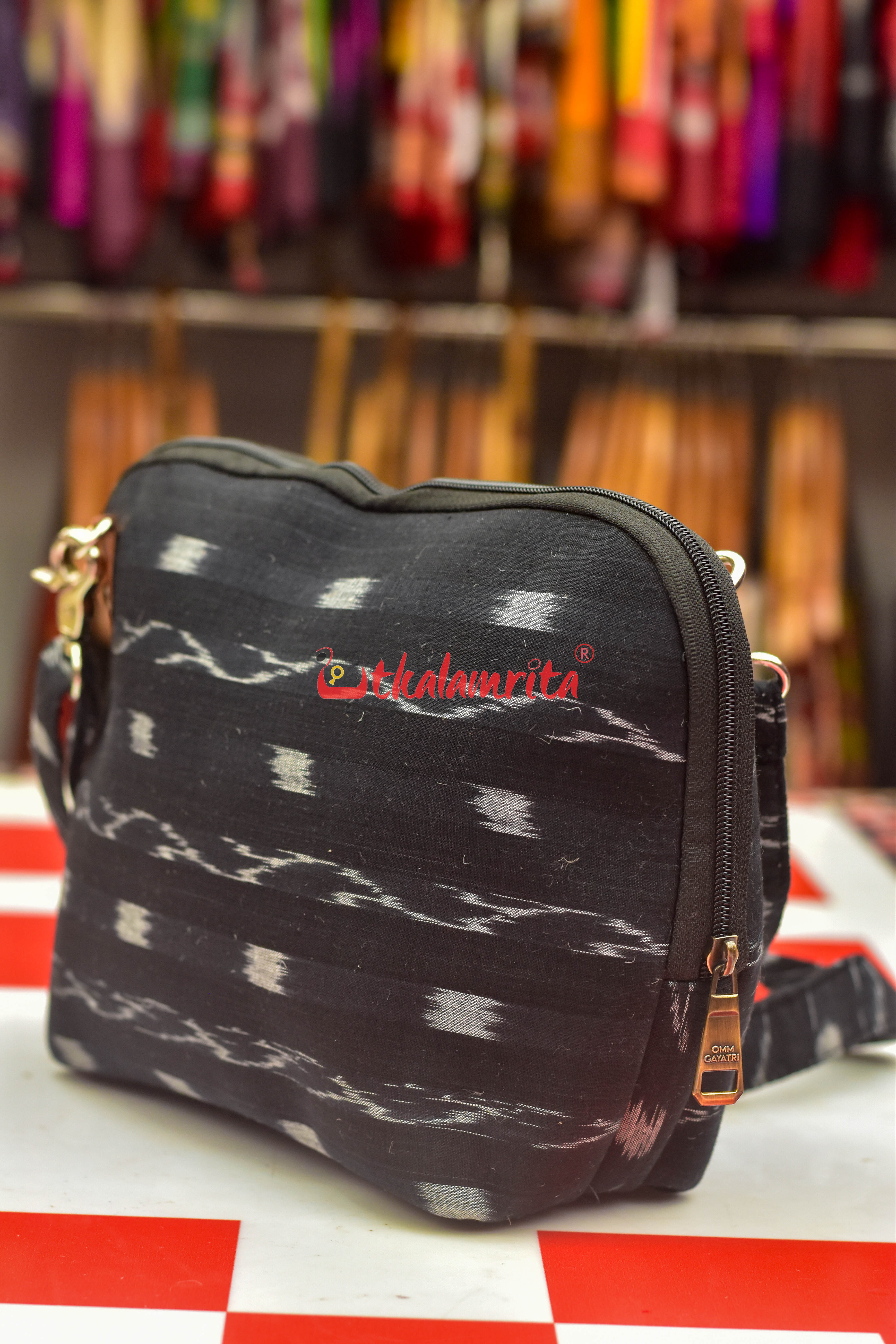 Black Tipa Lata Big Sling Bag