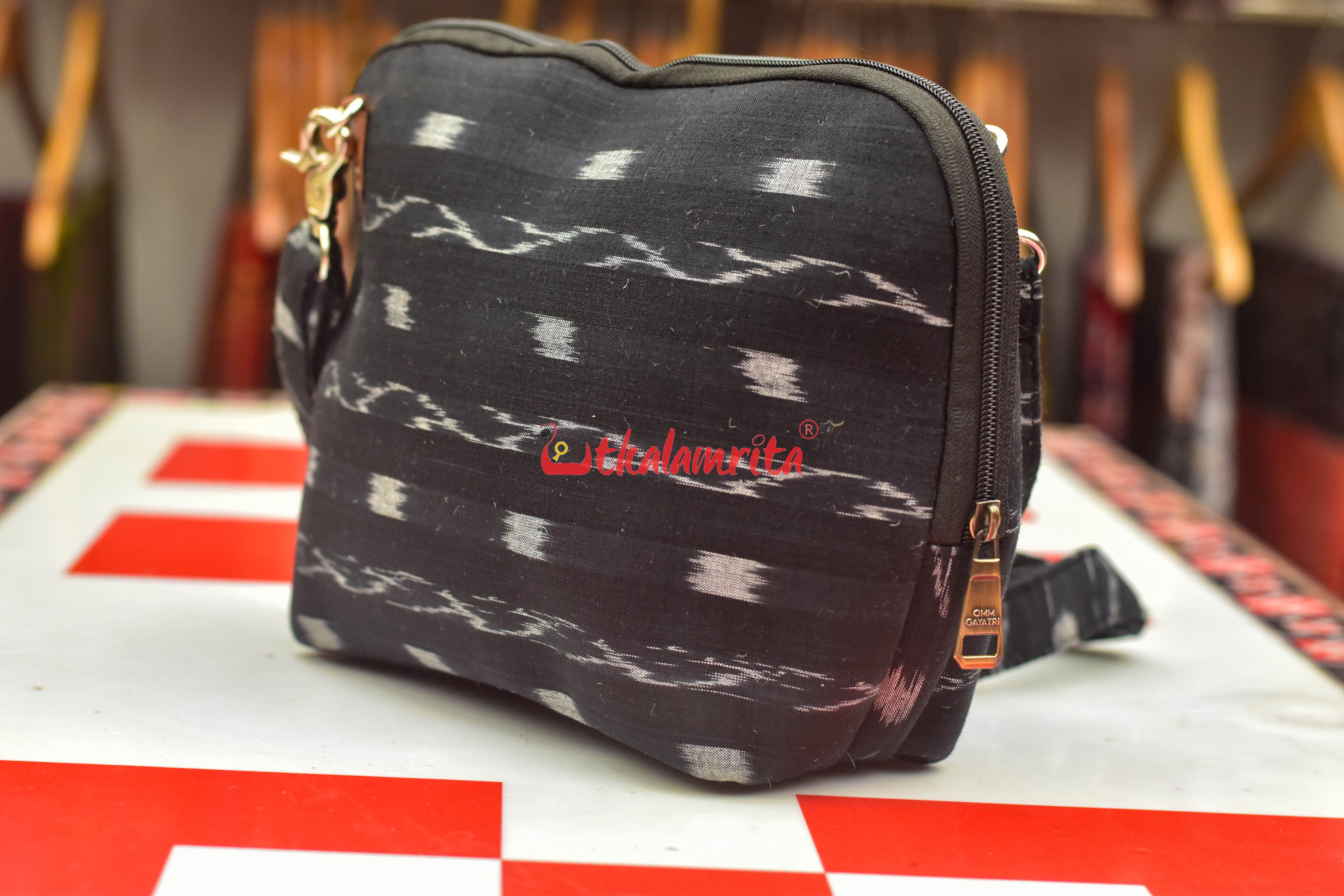 Black Tipa Lata Big Sling Bag