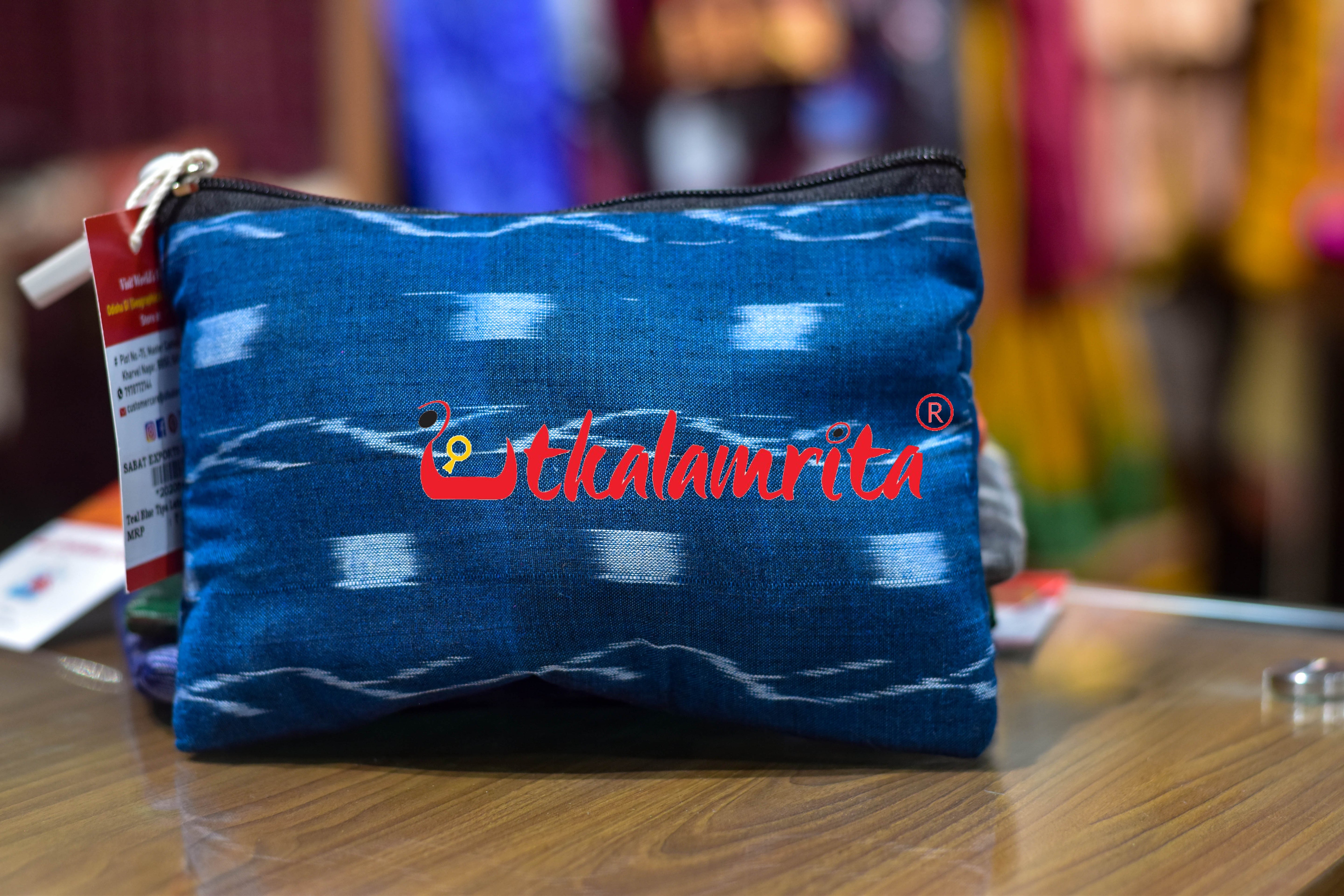 Teal Blue Tipa Lata Small Purse