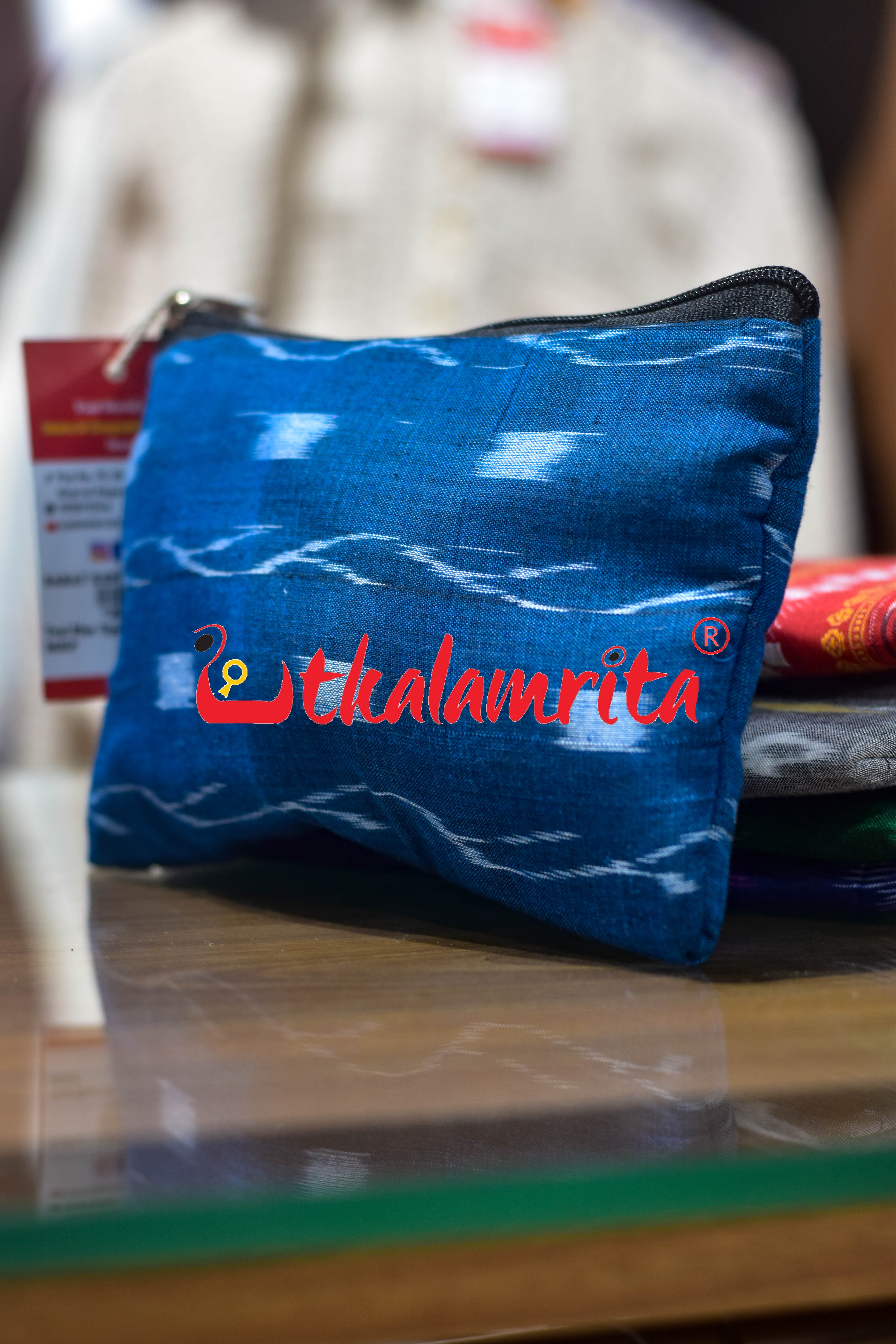 Teal Blue Tipa Lata Small Purse