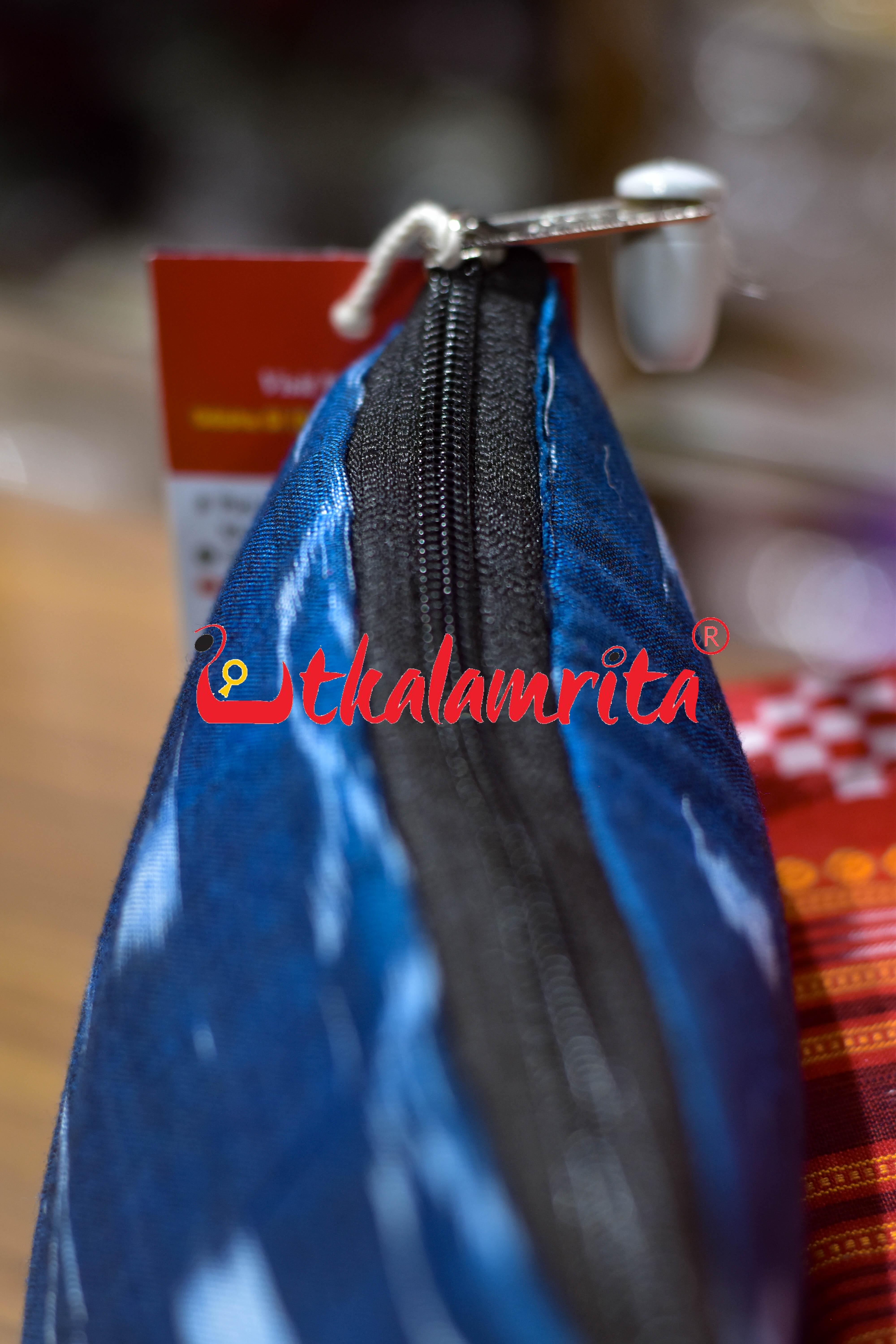 Teal Blue Tipa Lata Small Purse