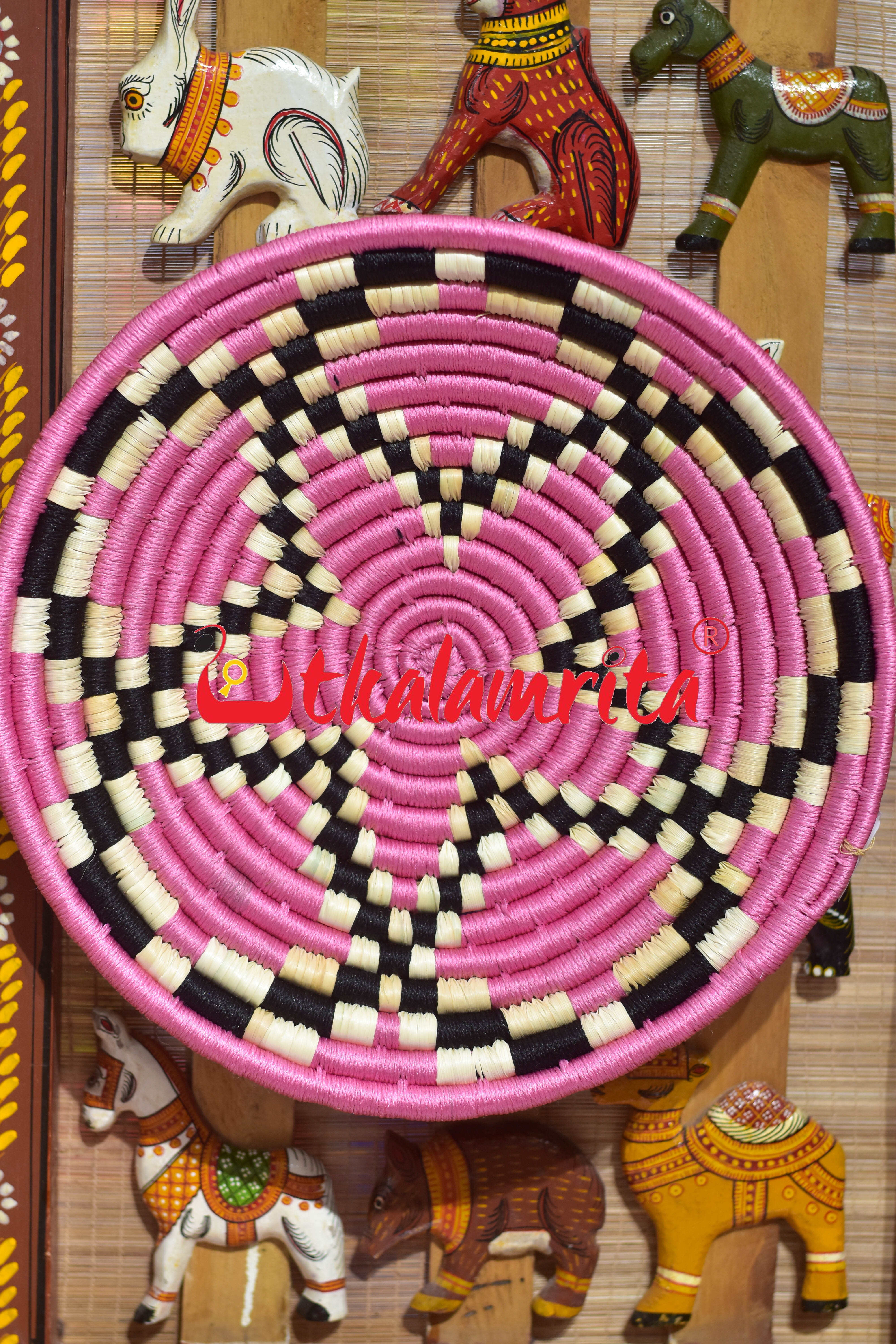 Sabai Grass Wall Basket (Medium)