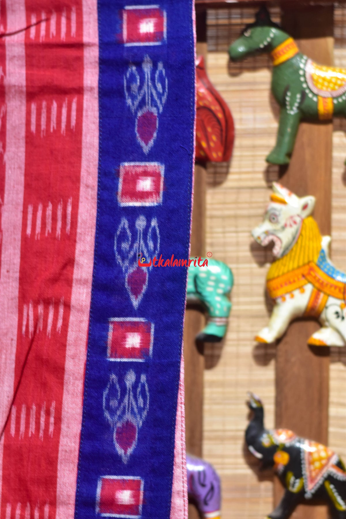 Red White Stripes Blue Single Kadha Pasapali Designer Cotton Saree