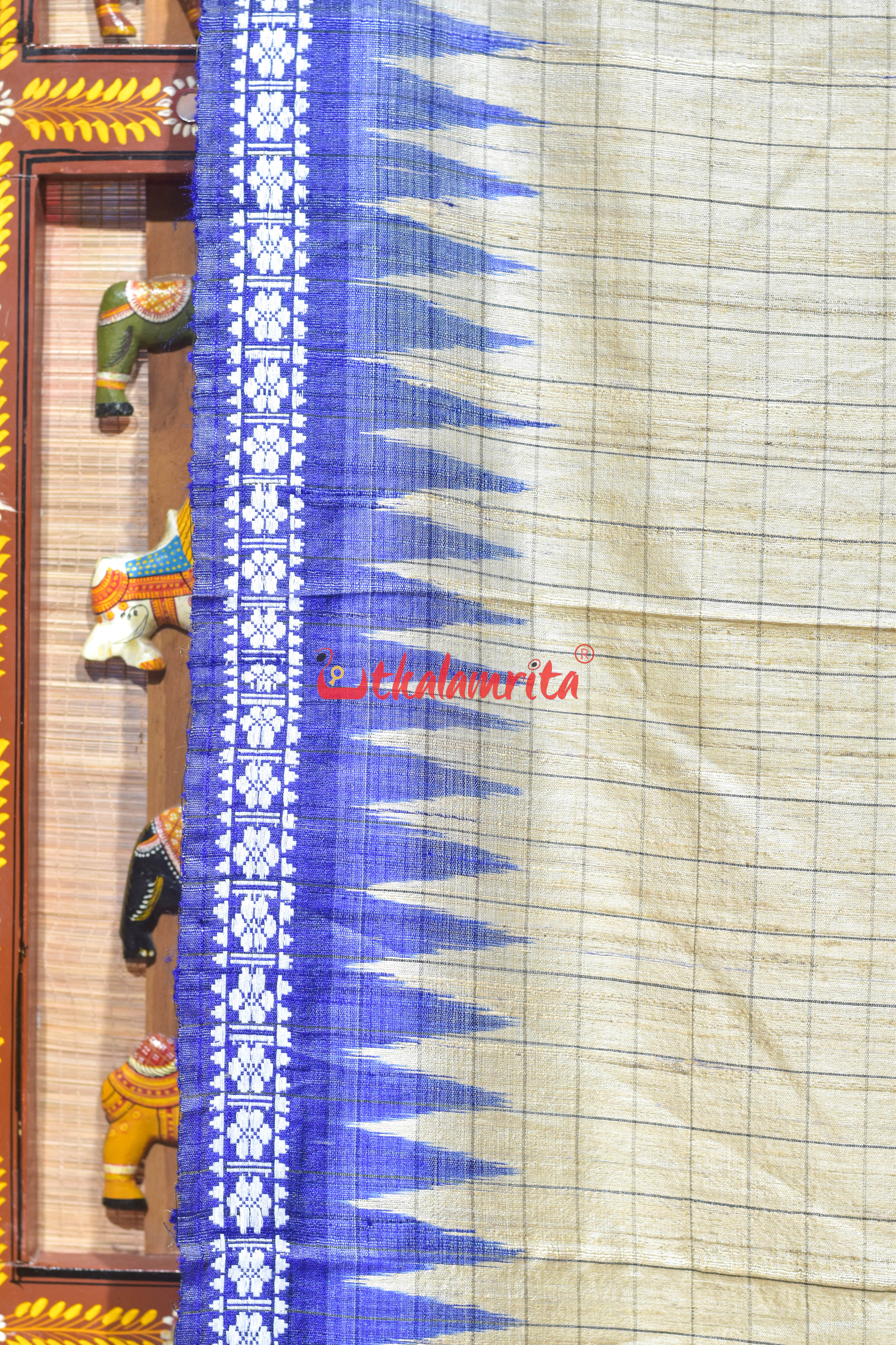 Natural Body with White Fish Jaala Pink Fish Tussar Saree