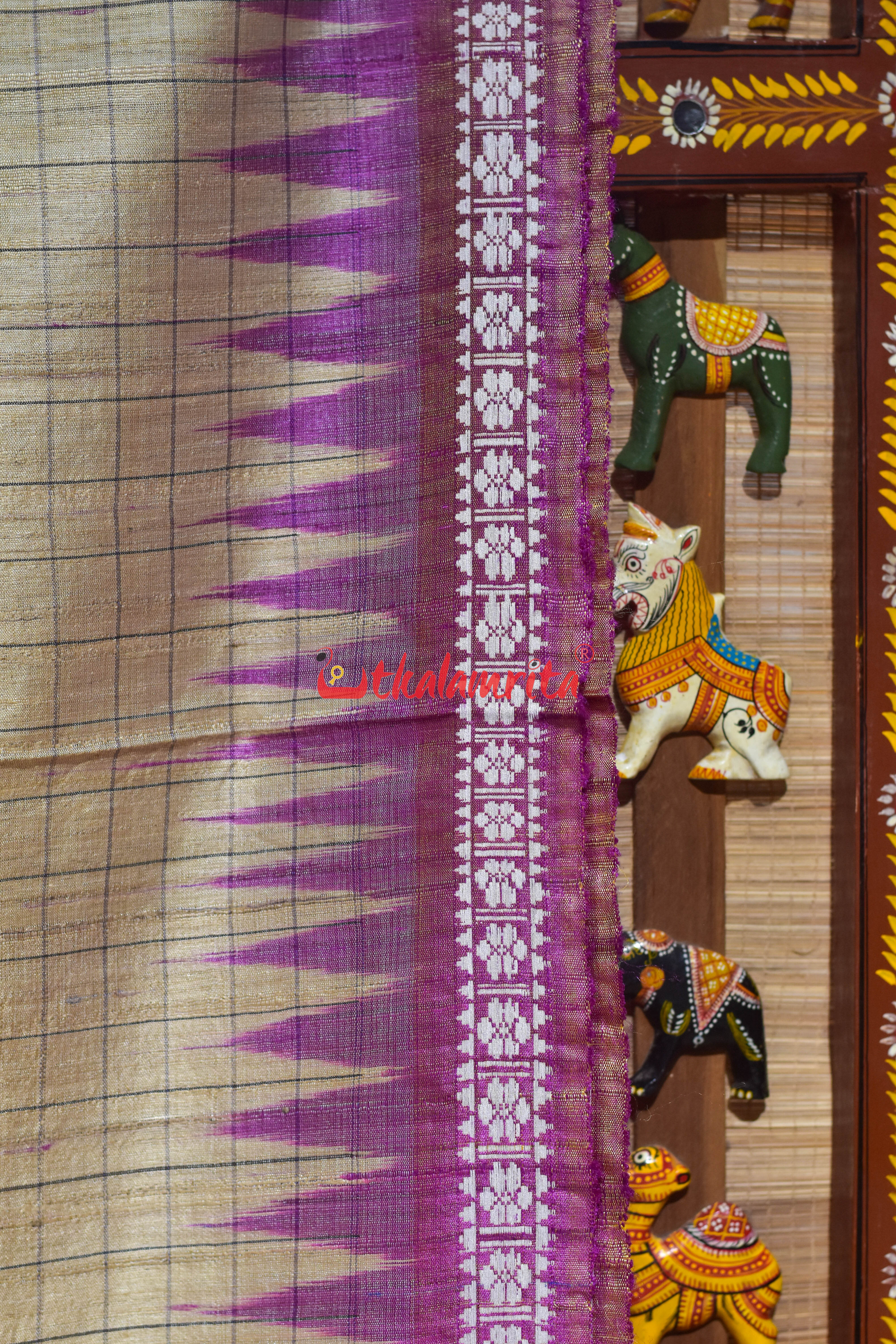 Natural Body with White Fish Jaala Pink Fish Tussar Saree