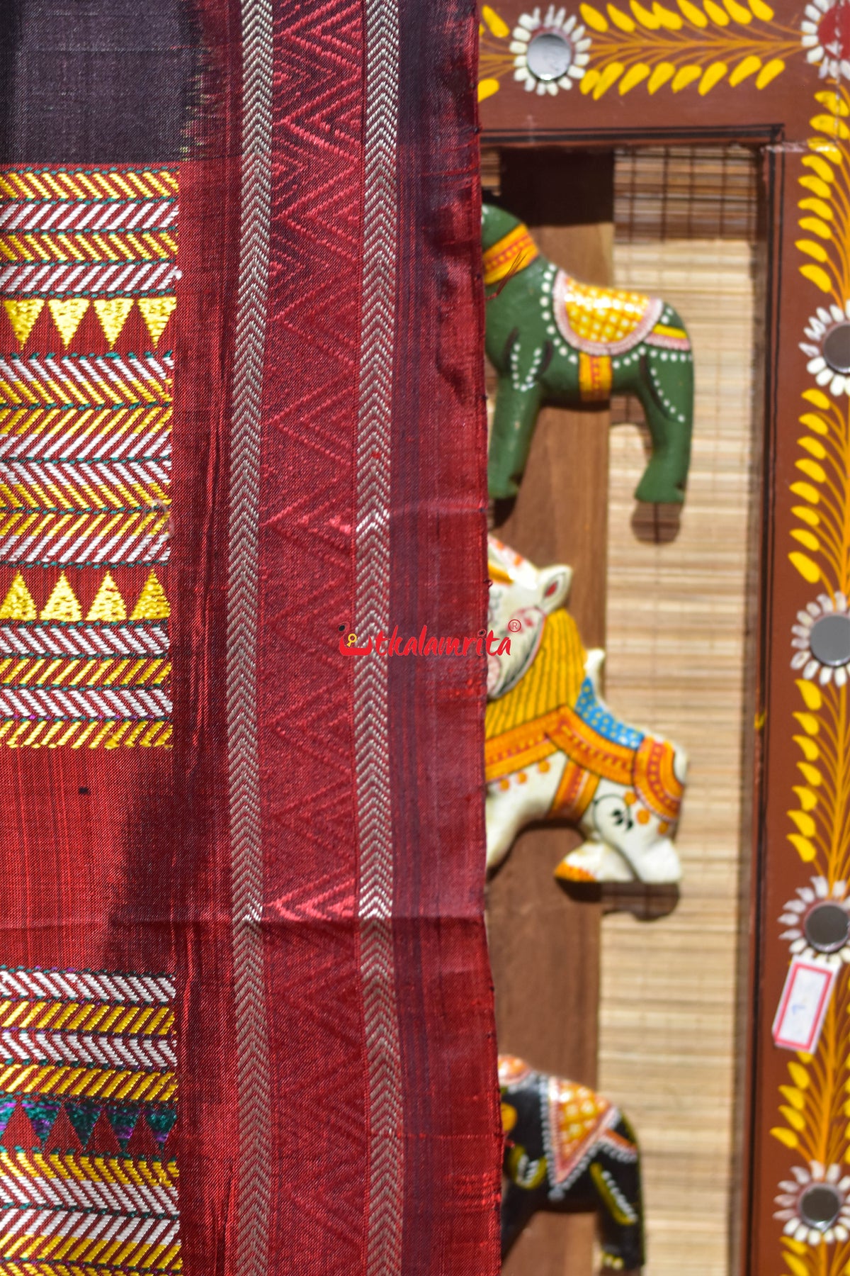 Coffee Red Phula Buti Dongria Silk Saree