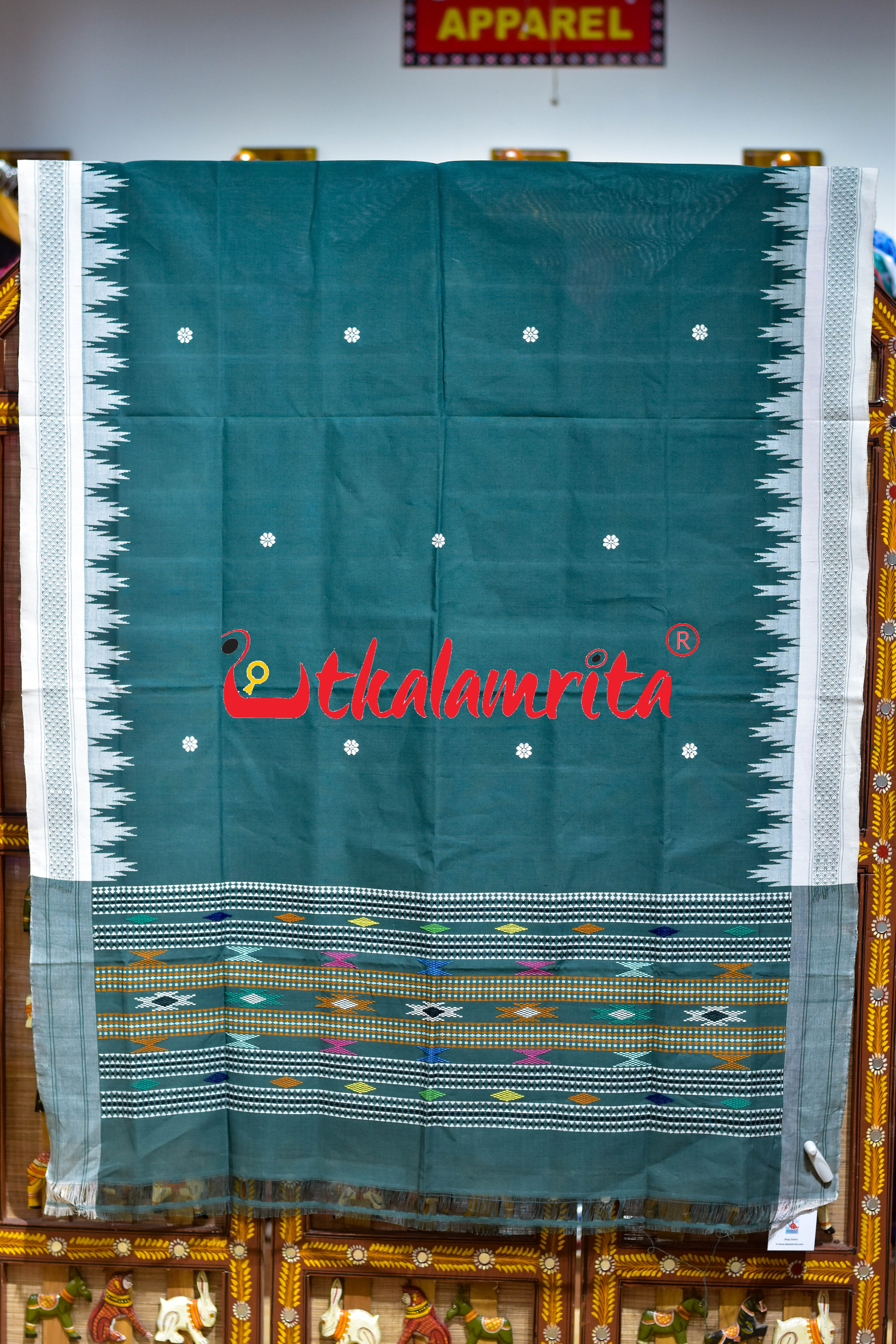Smoky Green White Border Phoda Kumbha (Dupatta)