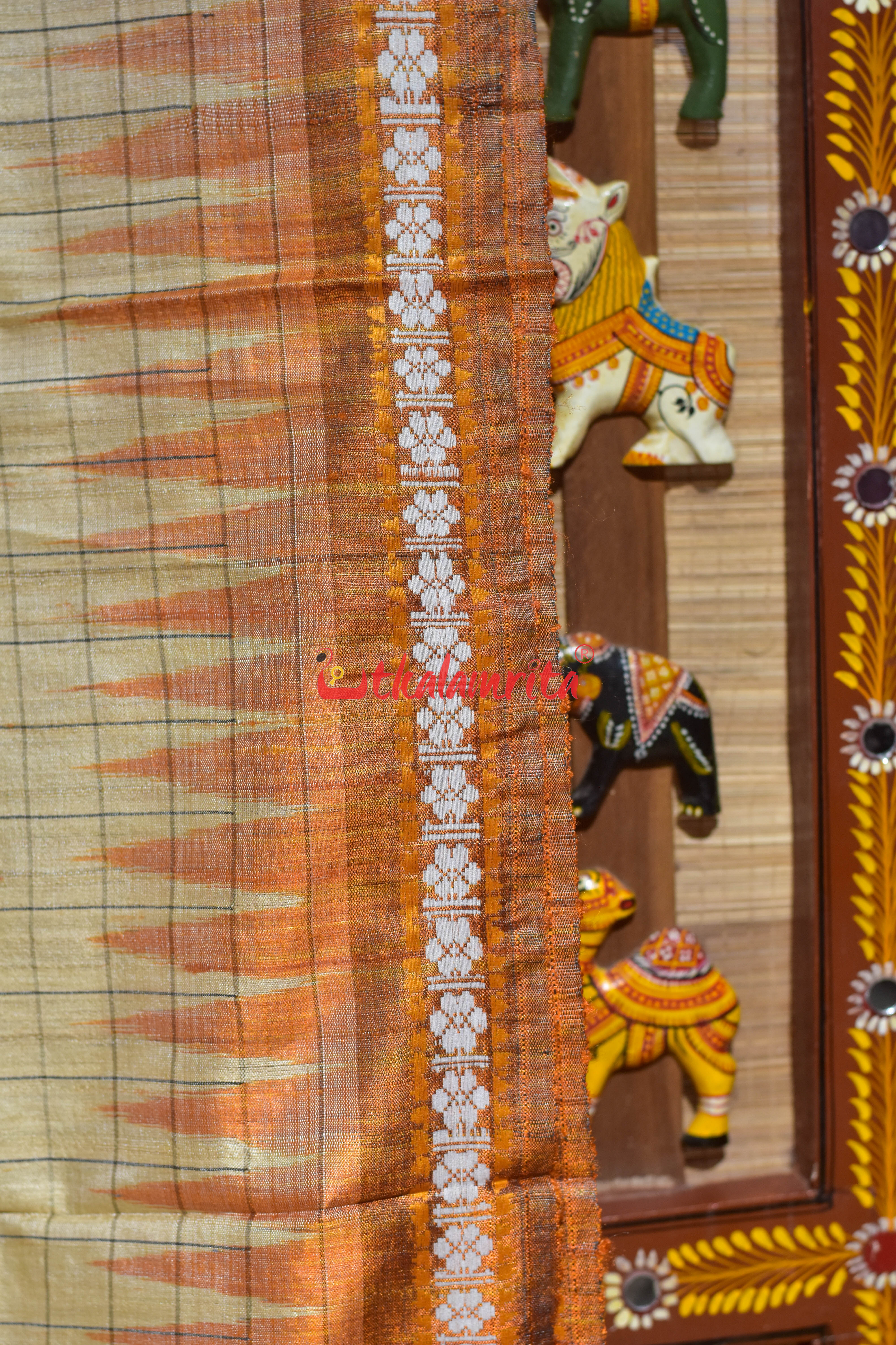Natural Body with Yellow Fish Jaala Pink Fish Tussar Saree