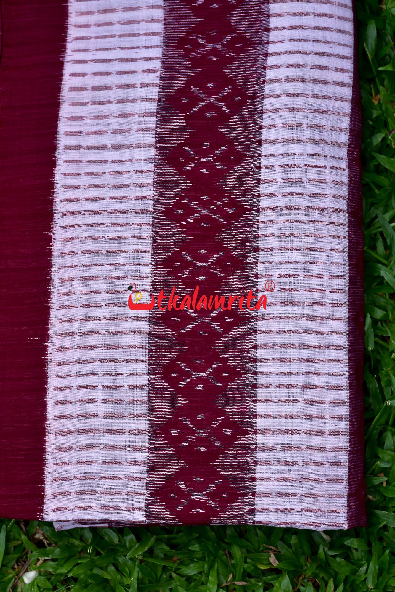 White Maroon Bandha (Fabric)