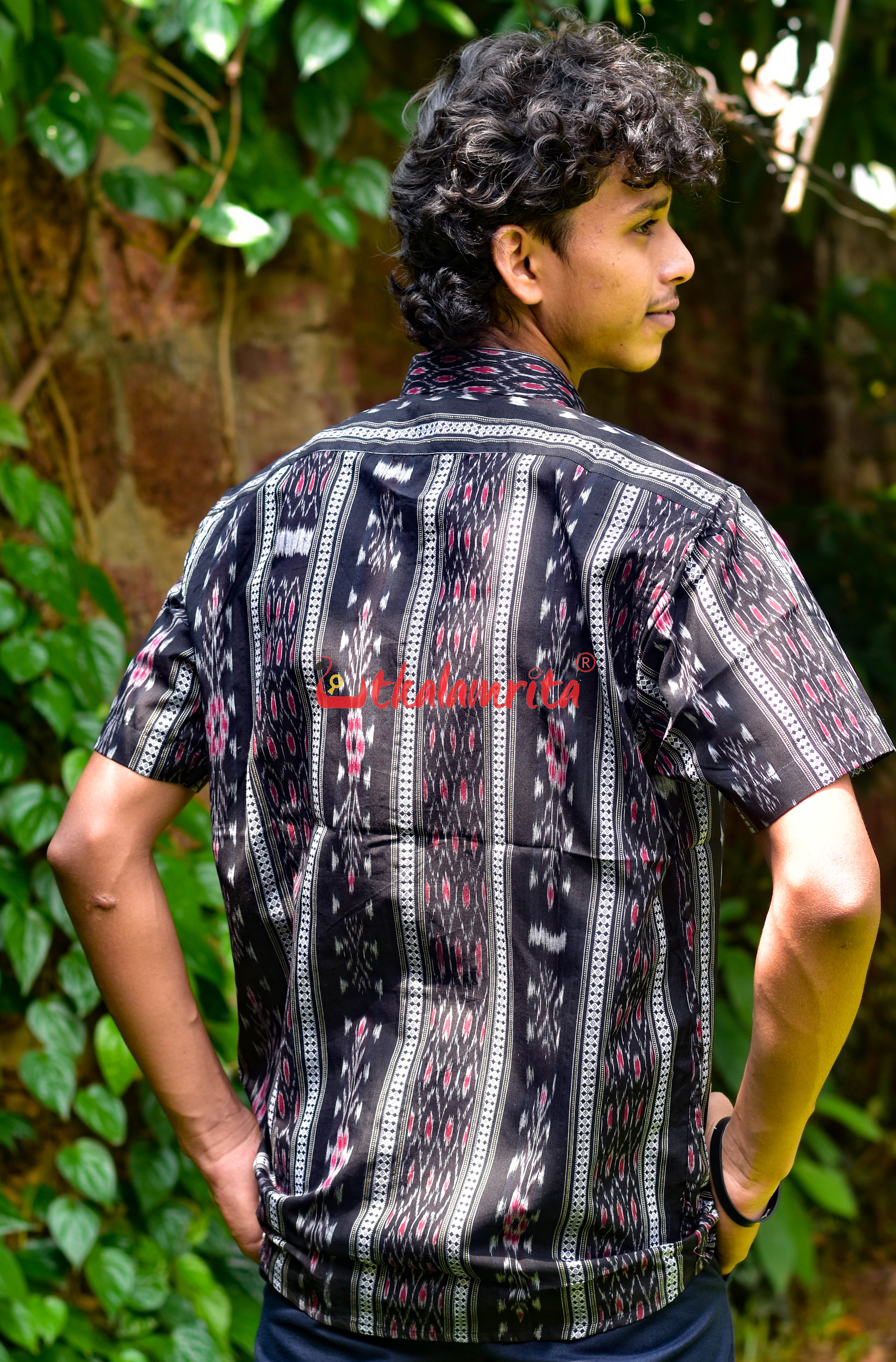 Black Phula Bandha (Mens' Half Shirt)