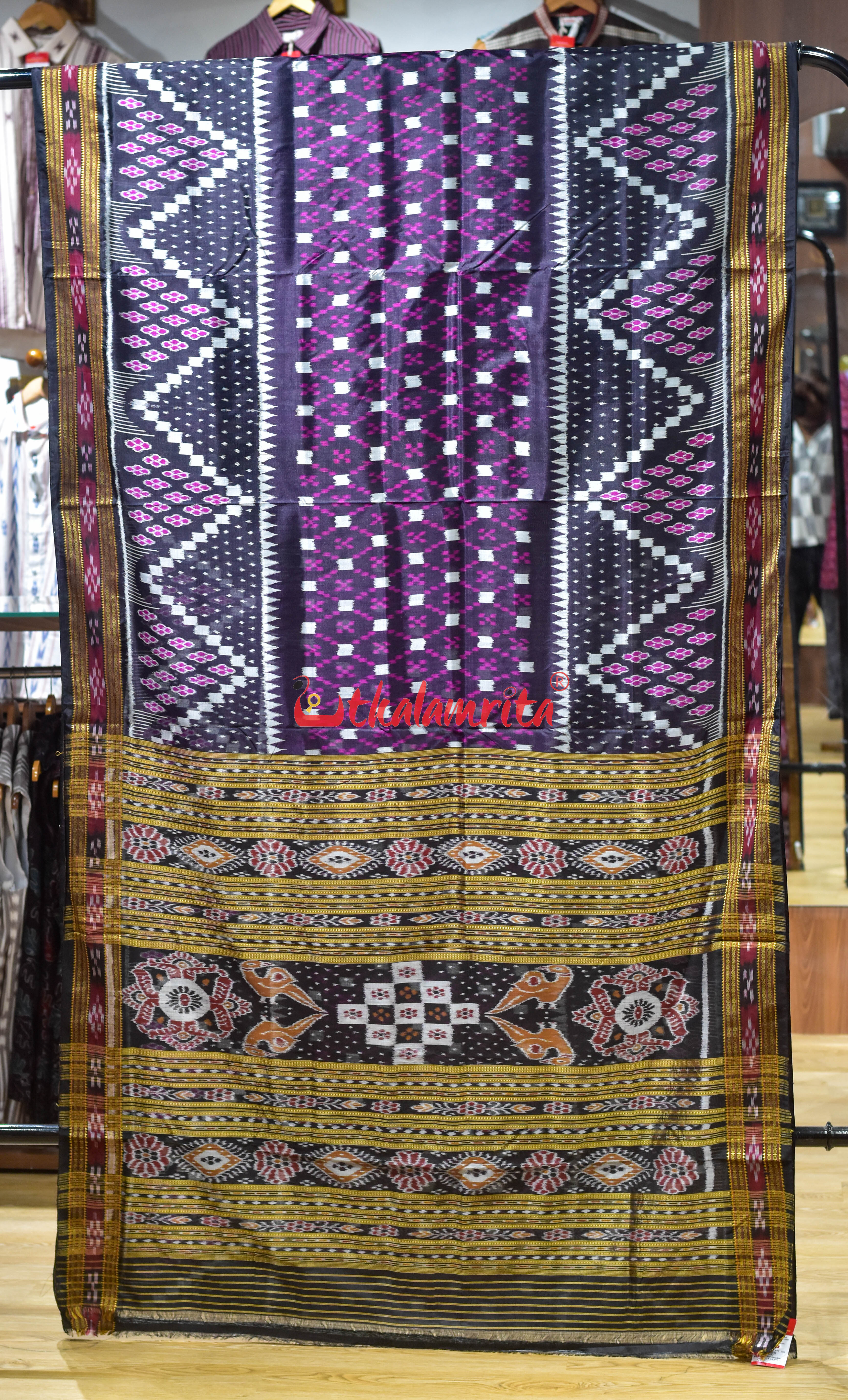 Black 3D Middle Pasapali Beehives Khandua Silk Saree