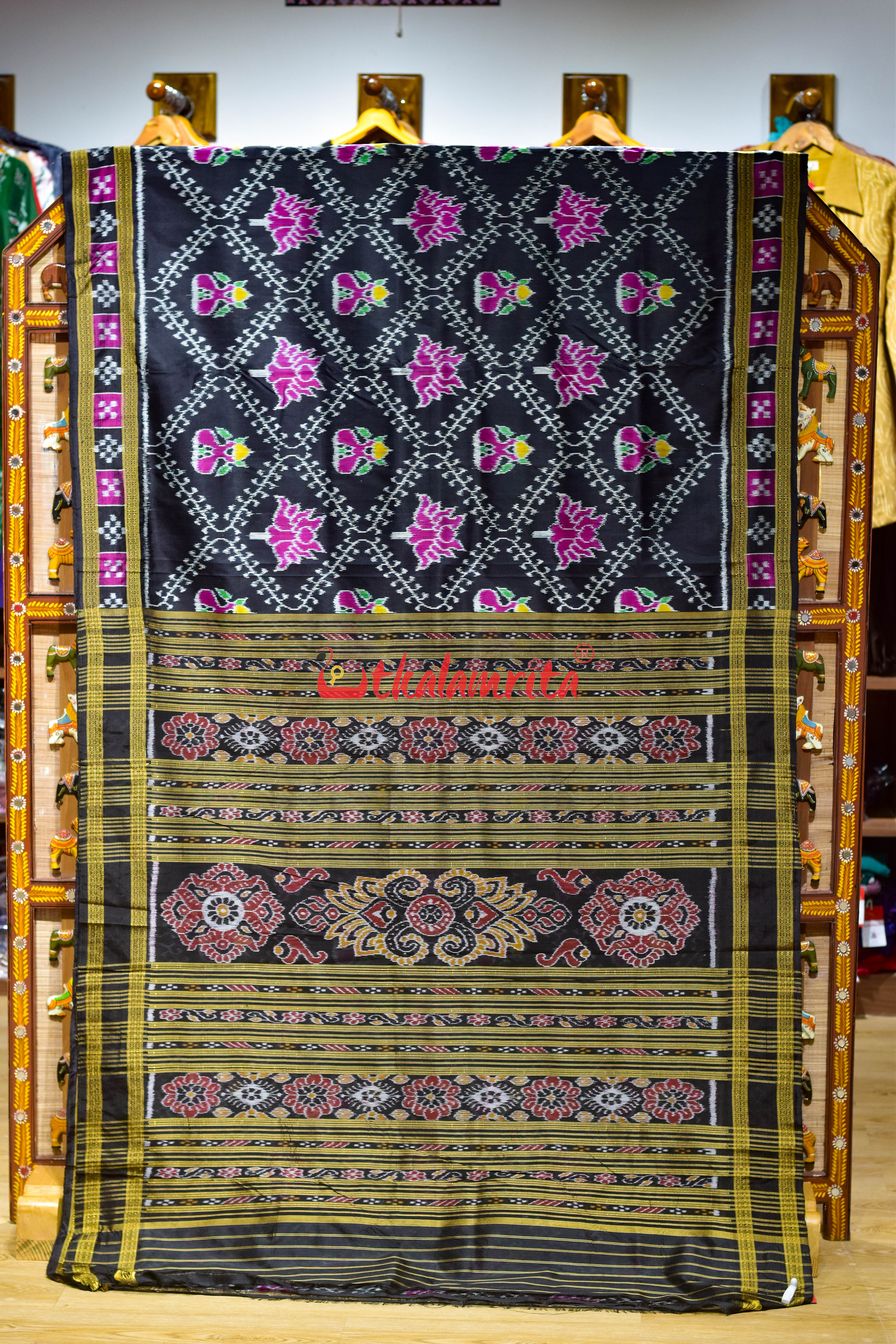 Flowers & Kalash Border Pasapali Khandua Silk Saree