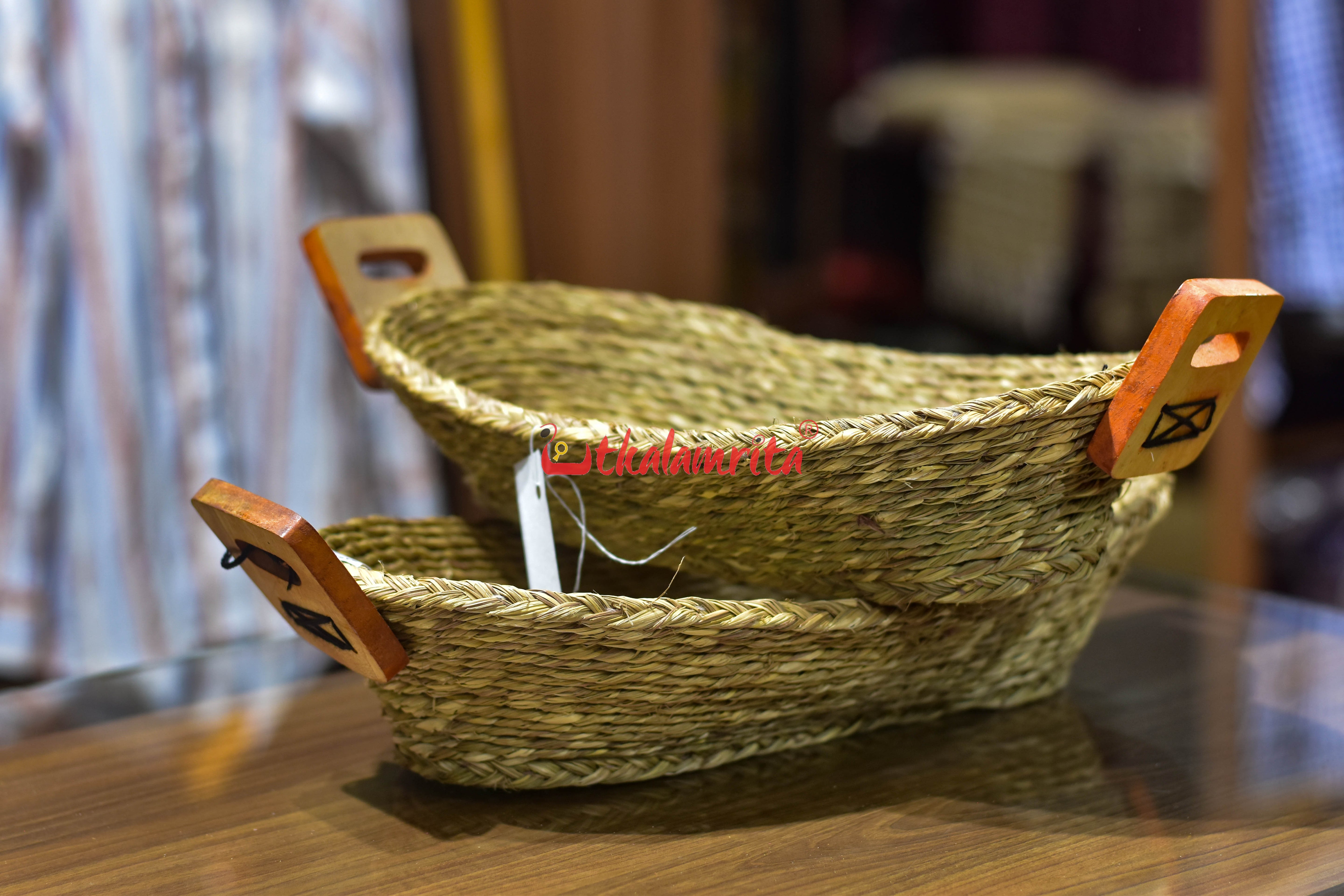 Sabai Grass Bread Basket with Wooden Handle (Large)