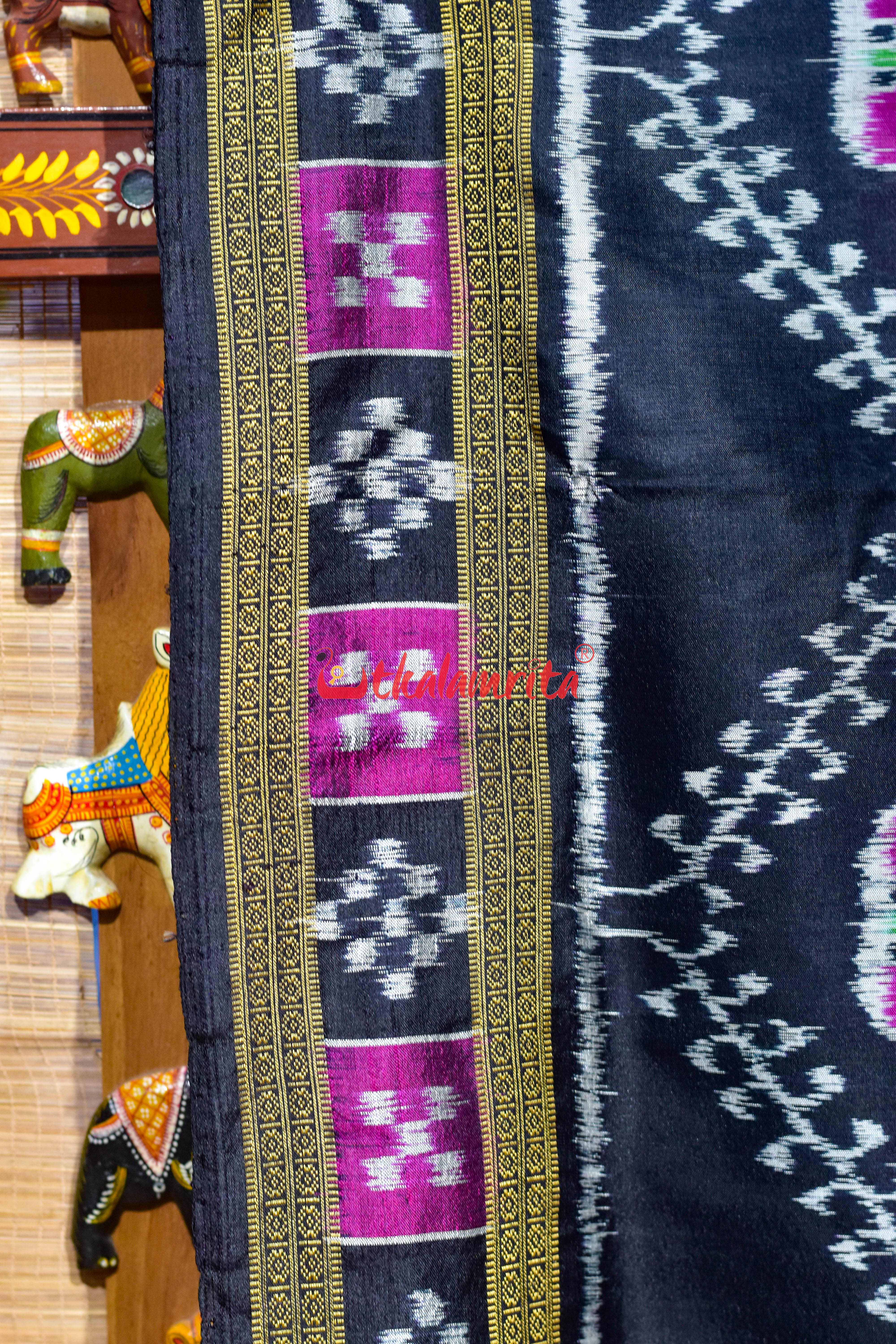 Flowers & Kalash Border Pasapali Khandua Silk Saree