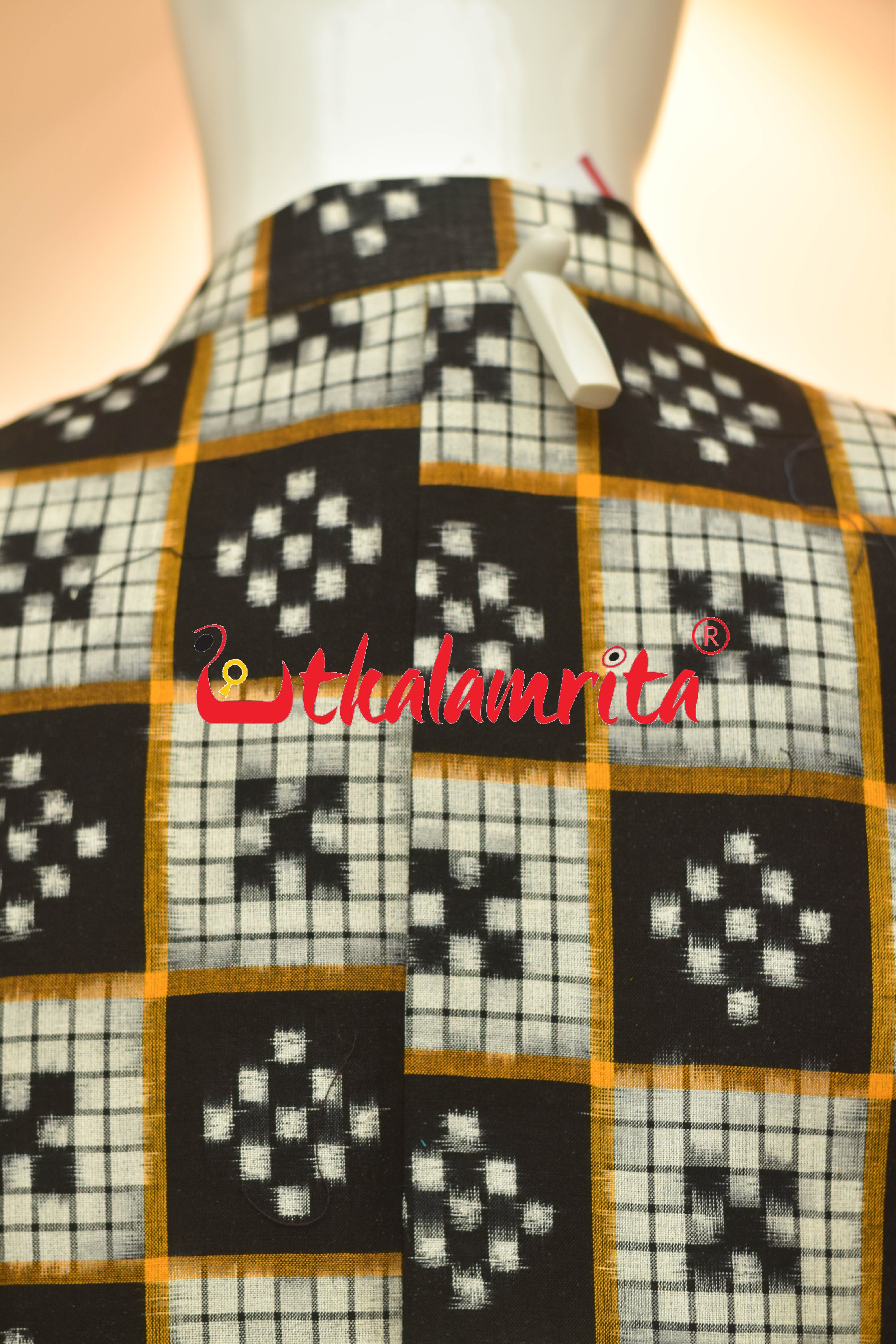 15 Kuthi White Black Pasapali (Modi Jacket)