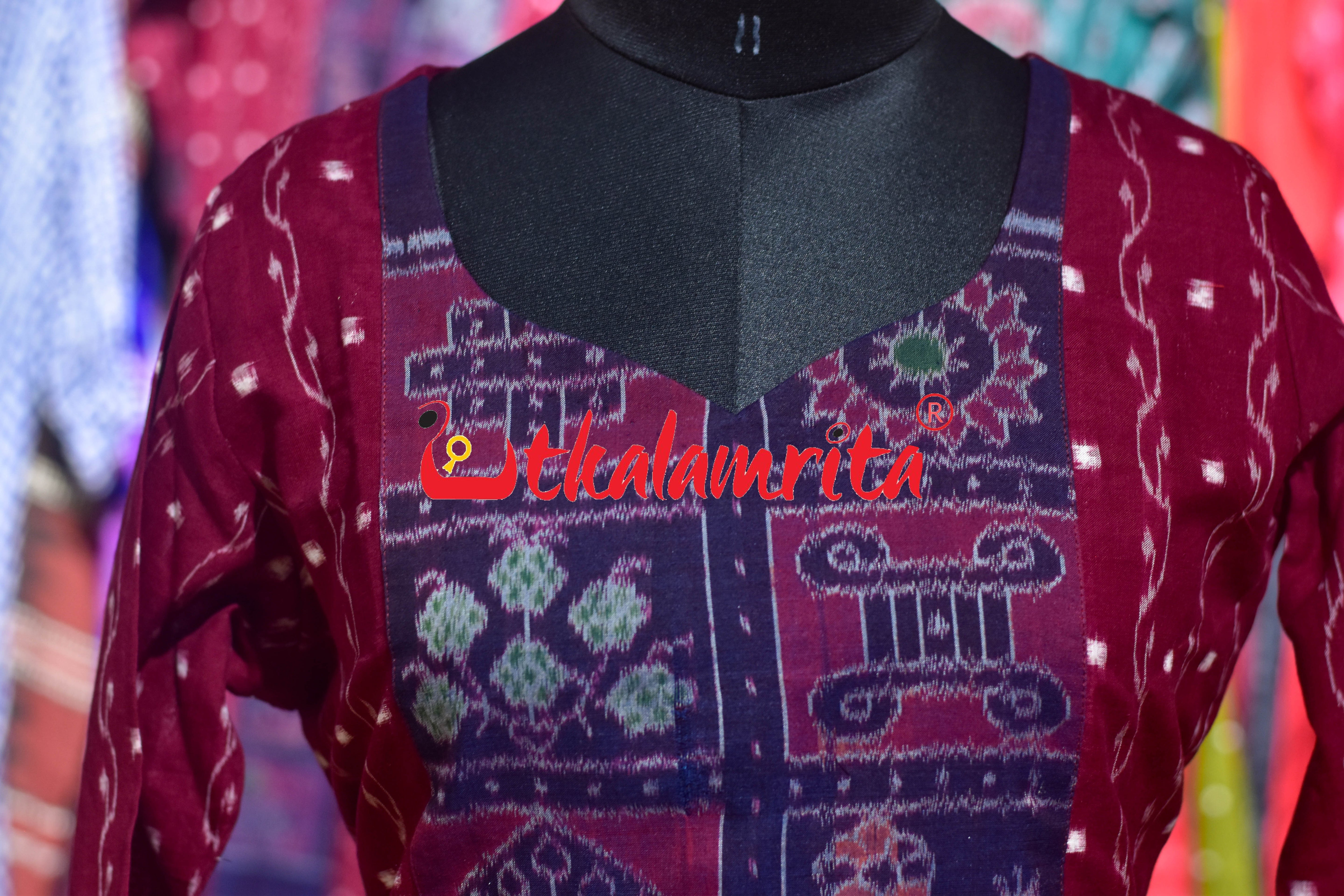 Maroon Tipa Lata Dasakothi (Ladies' Kurti)