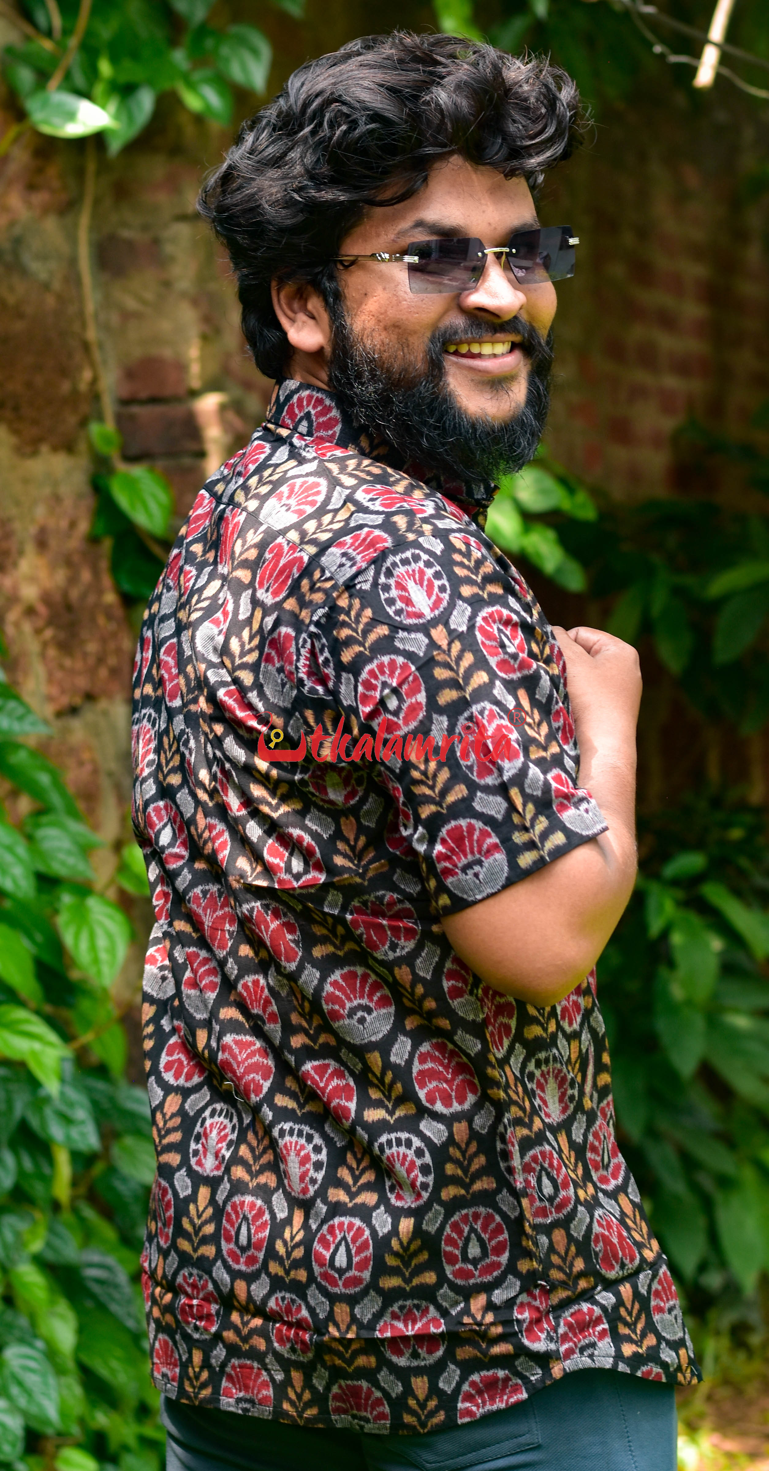 Black Flower Crystal (Mens' Half Shirt)