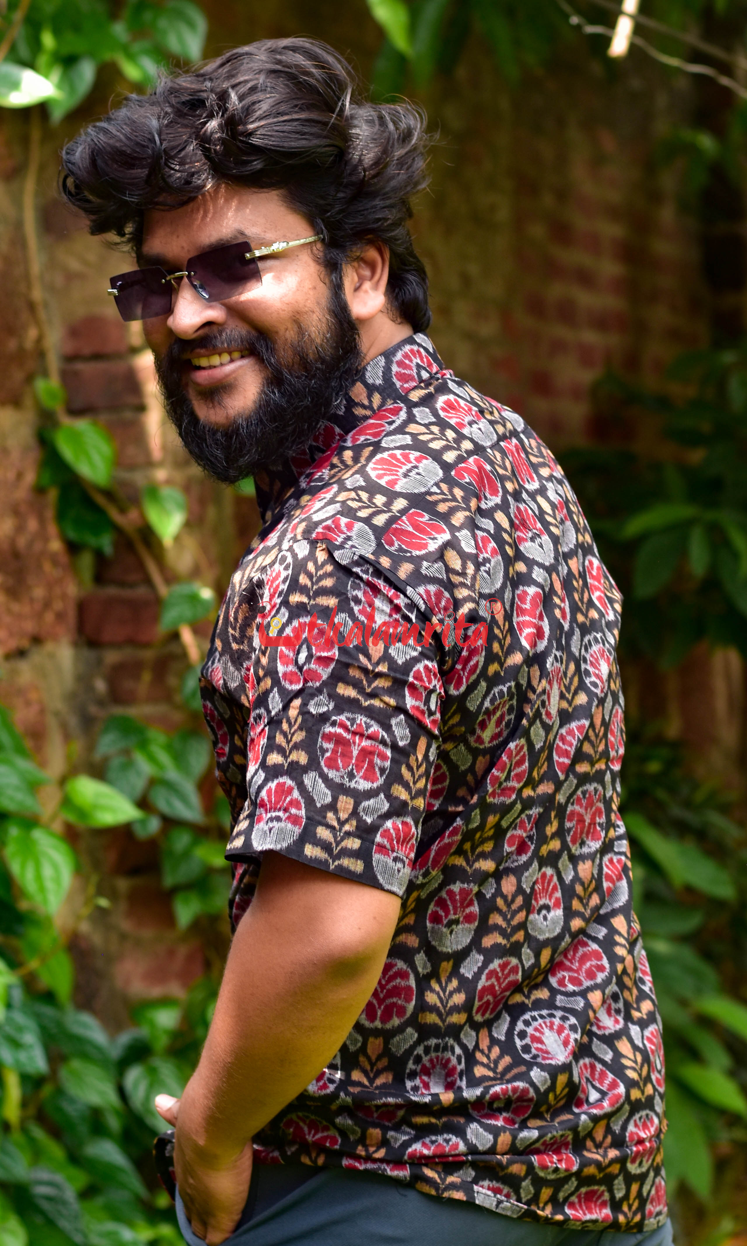 Black Flower Crystal (Mens' Half Shirt)