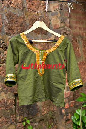 Mehendi with Big Rudraksha Border (Women's Crop Top)