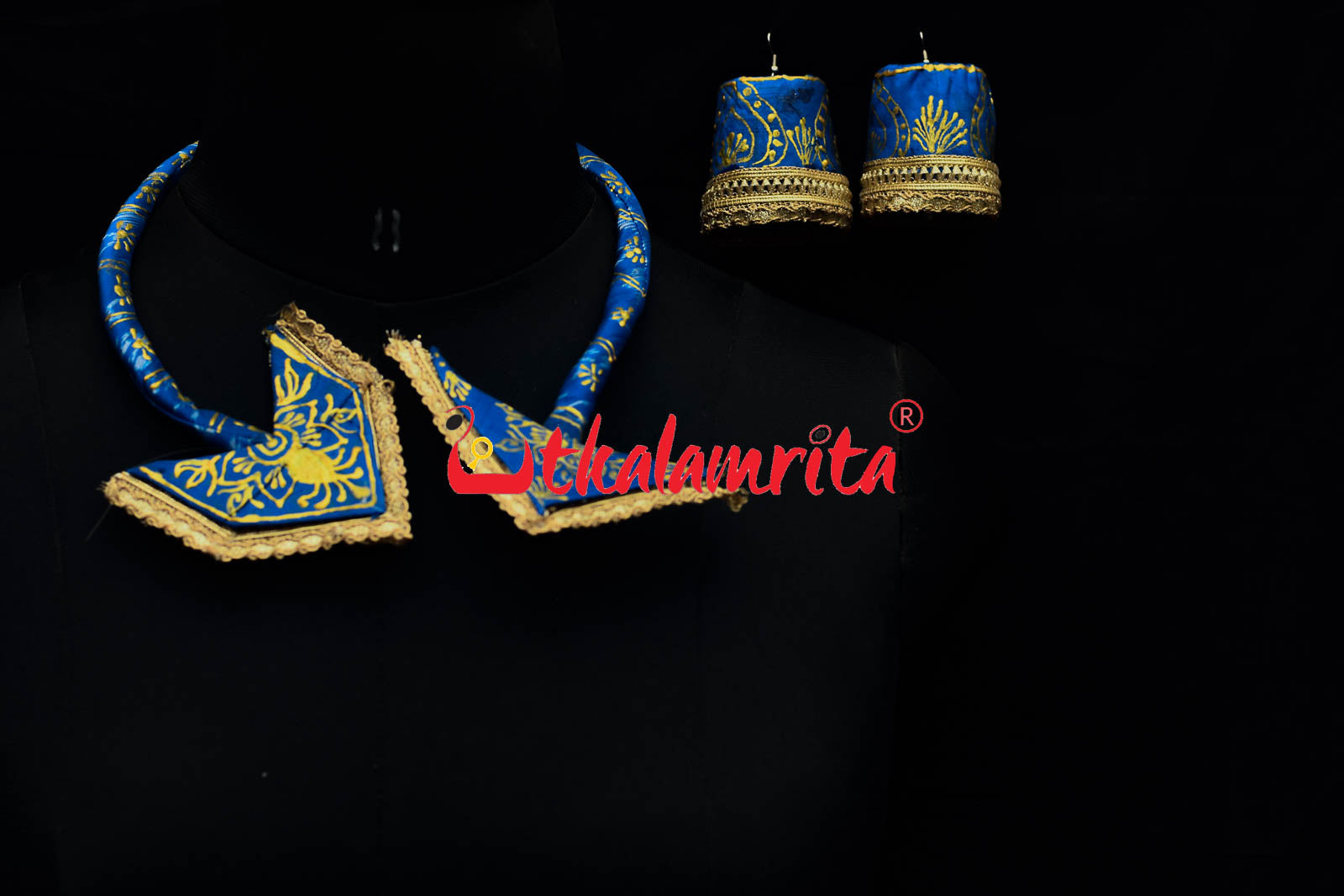 Blue With Royal Touch Jewellery Set