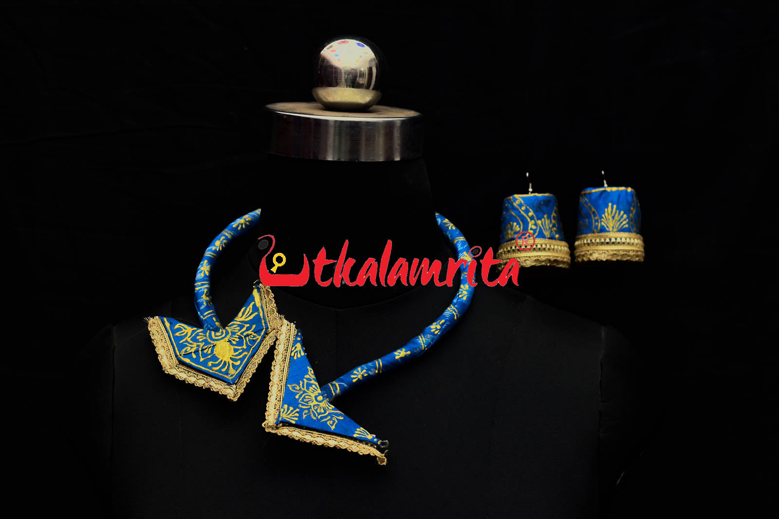 Blue With Royal Touch Jewellery Set