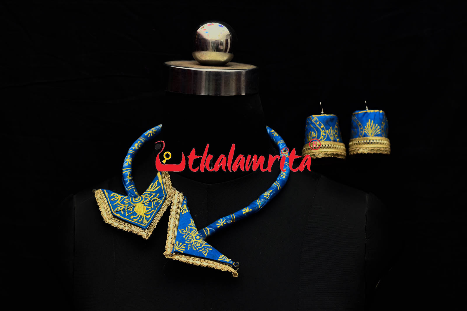 Blue With Royal Touch Jewellery Set