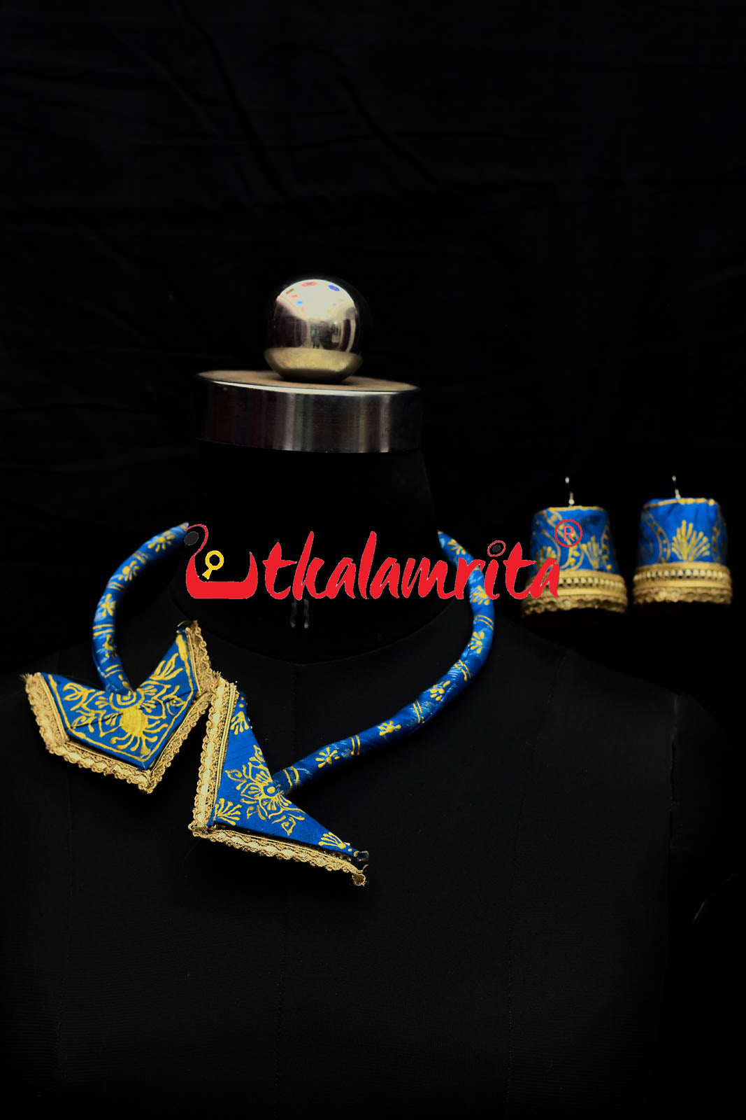 Blue With Royal Touch Jewellery Set