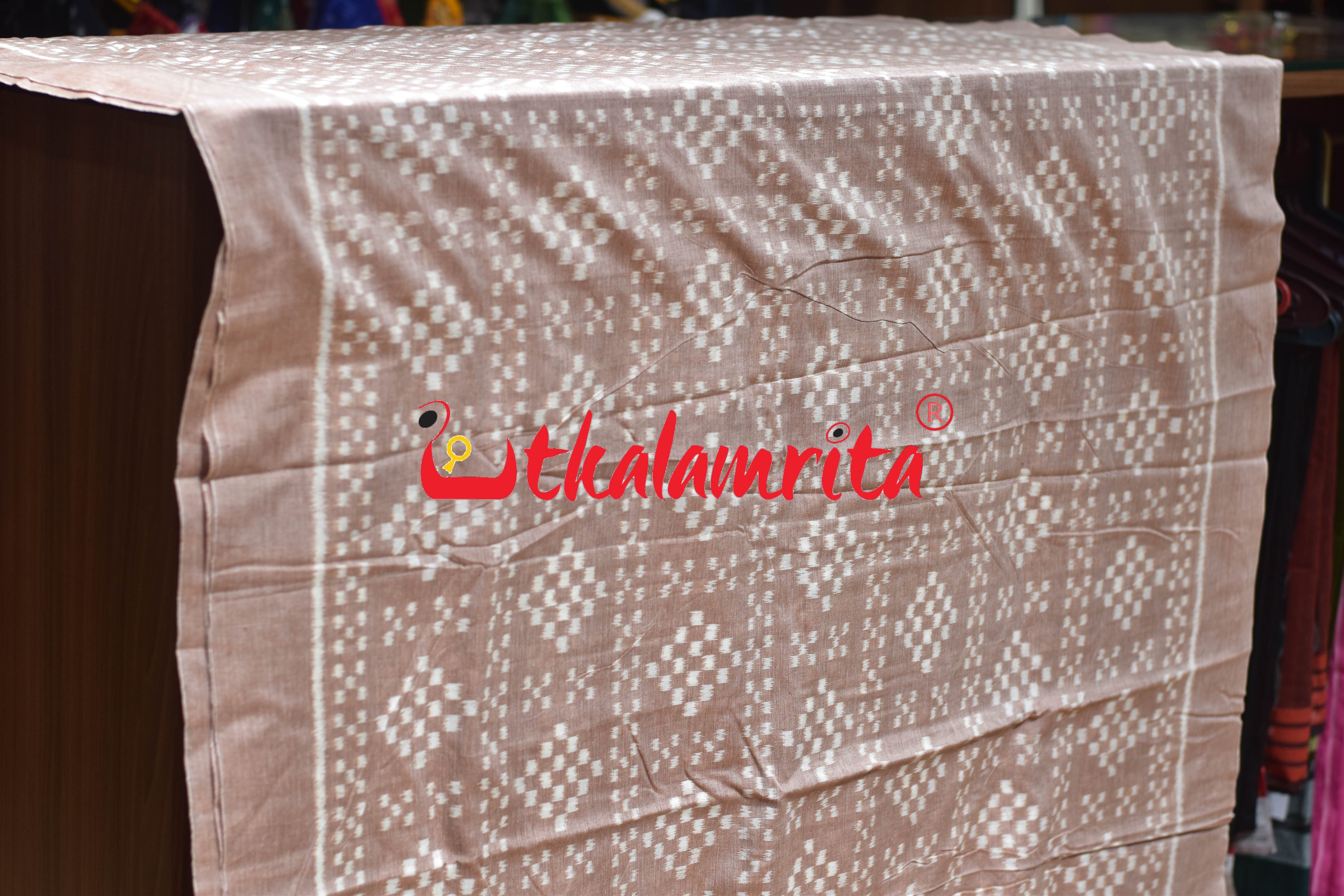Bada Chhota Pasapali Peach Cotton (Fabric)