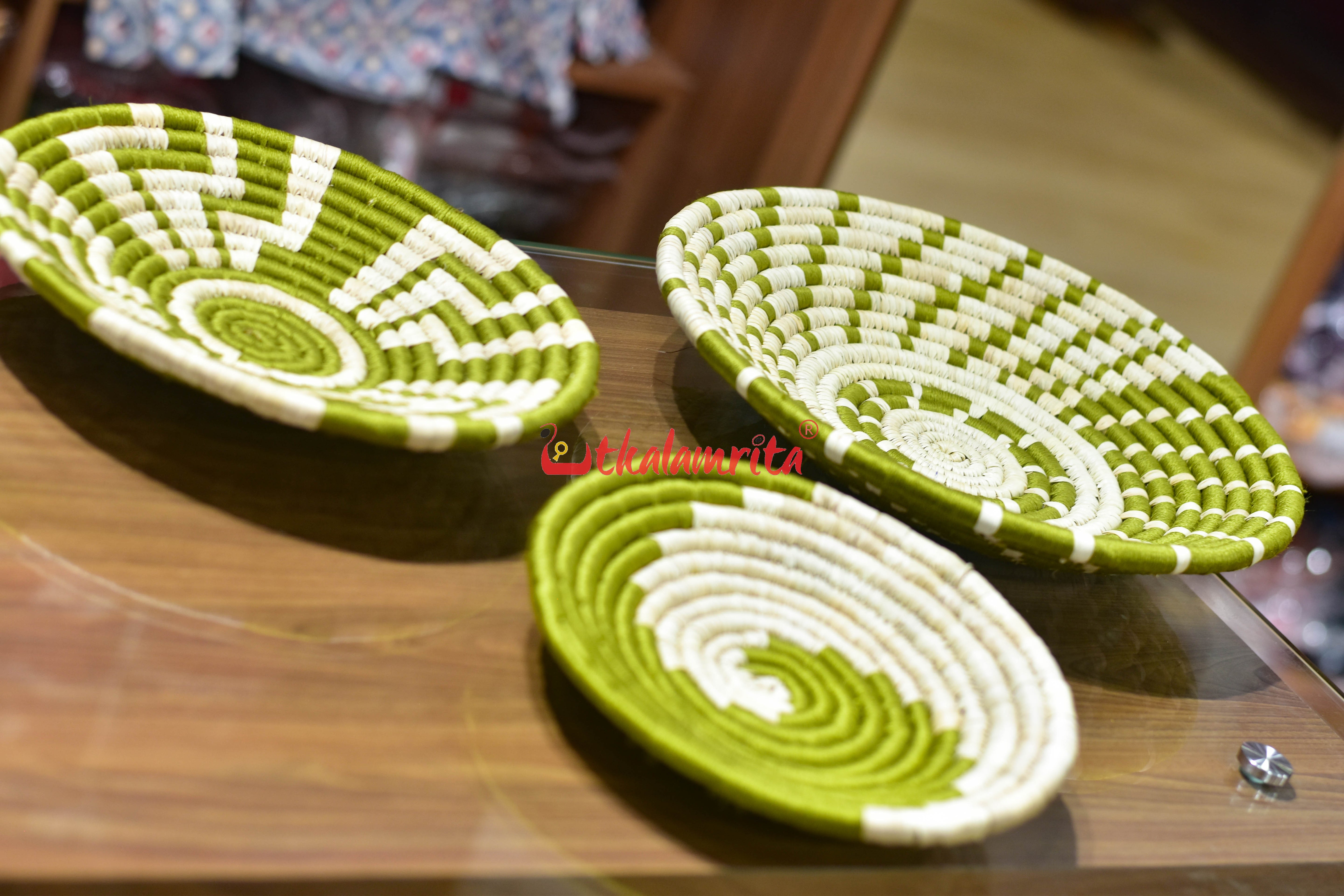Sabai Grass Olive Wall Basket- Small