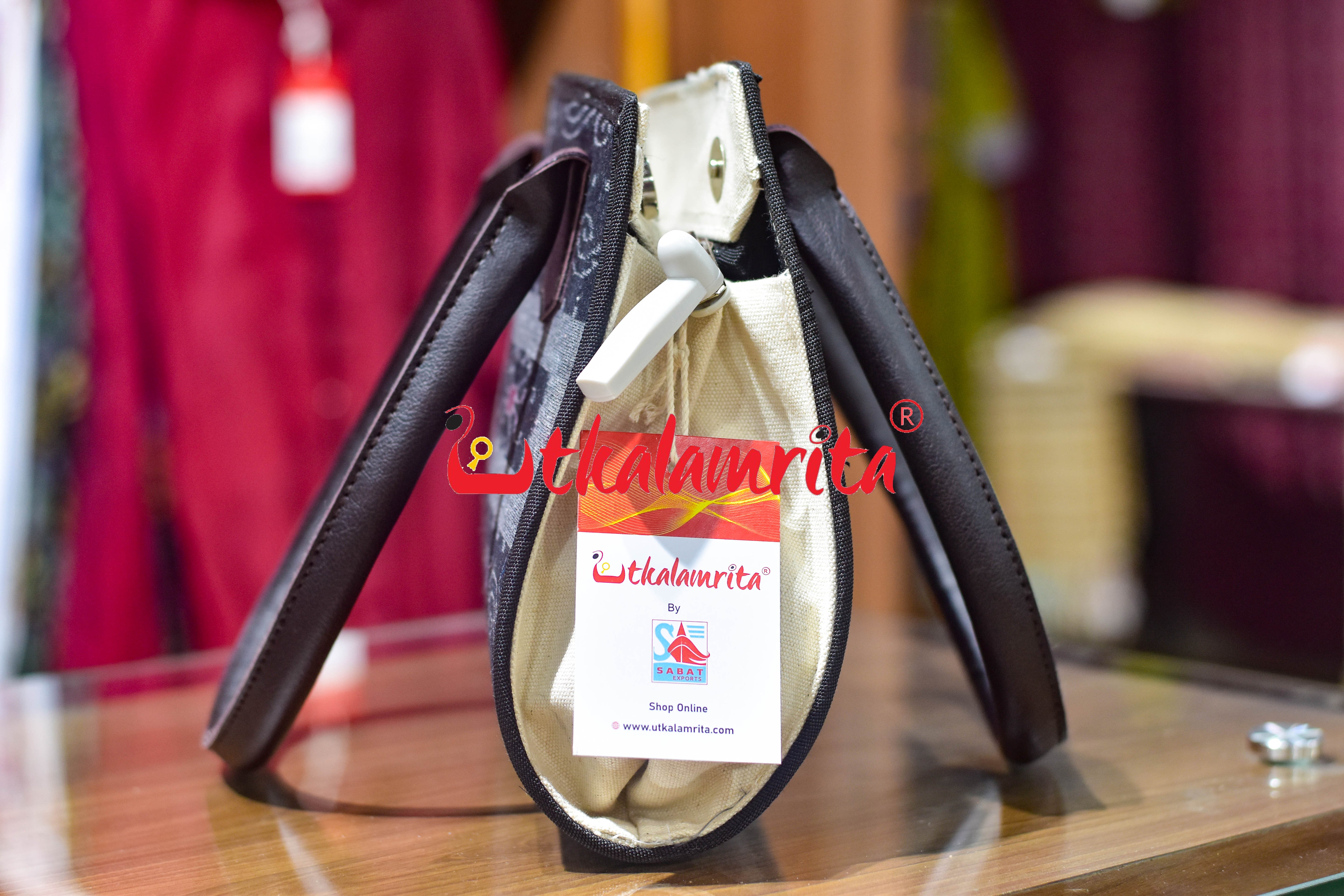 Black Single Flower Lines Trapezium Vanity Bag