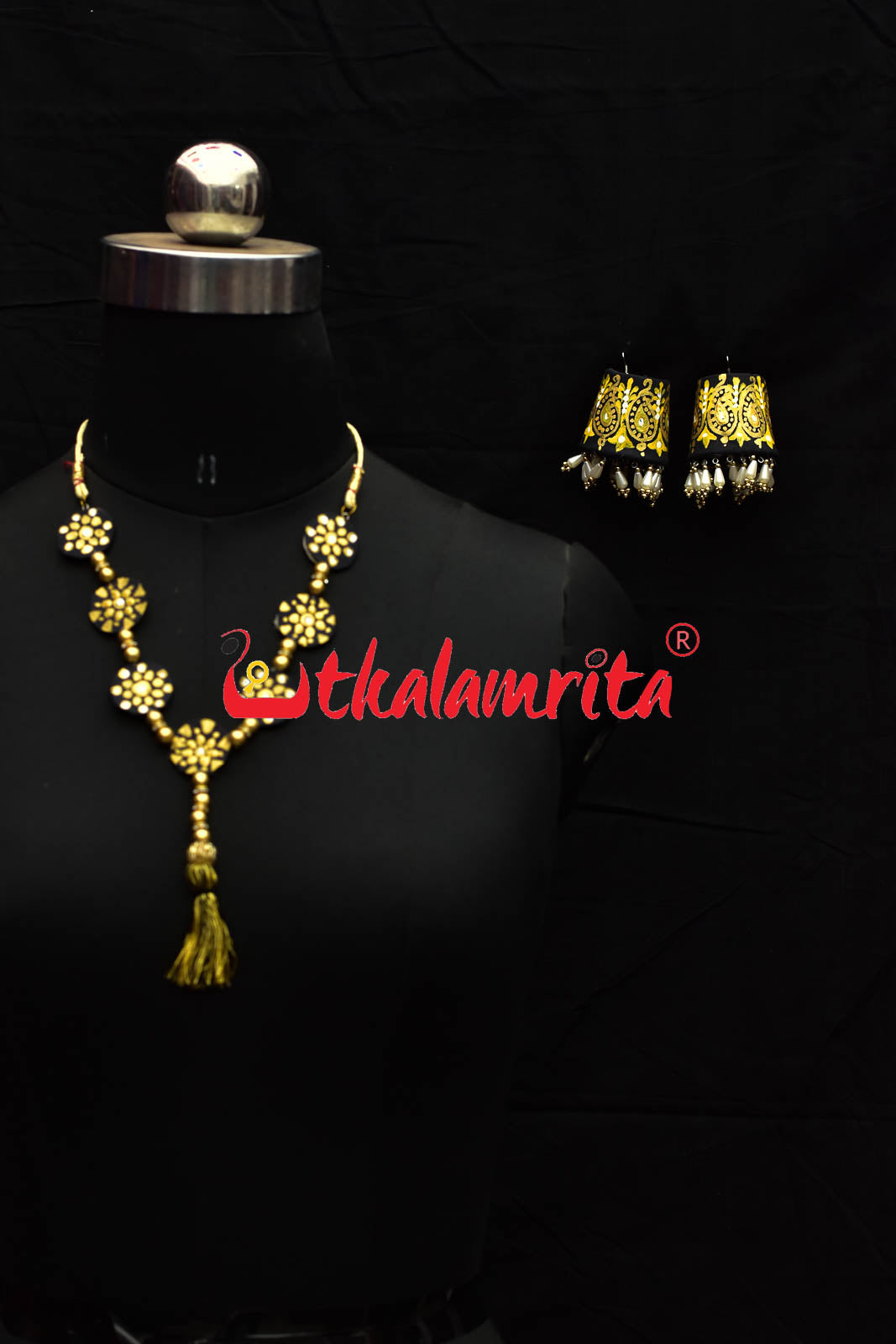 Golden In Black Beauty Long Necklace Set